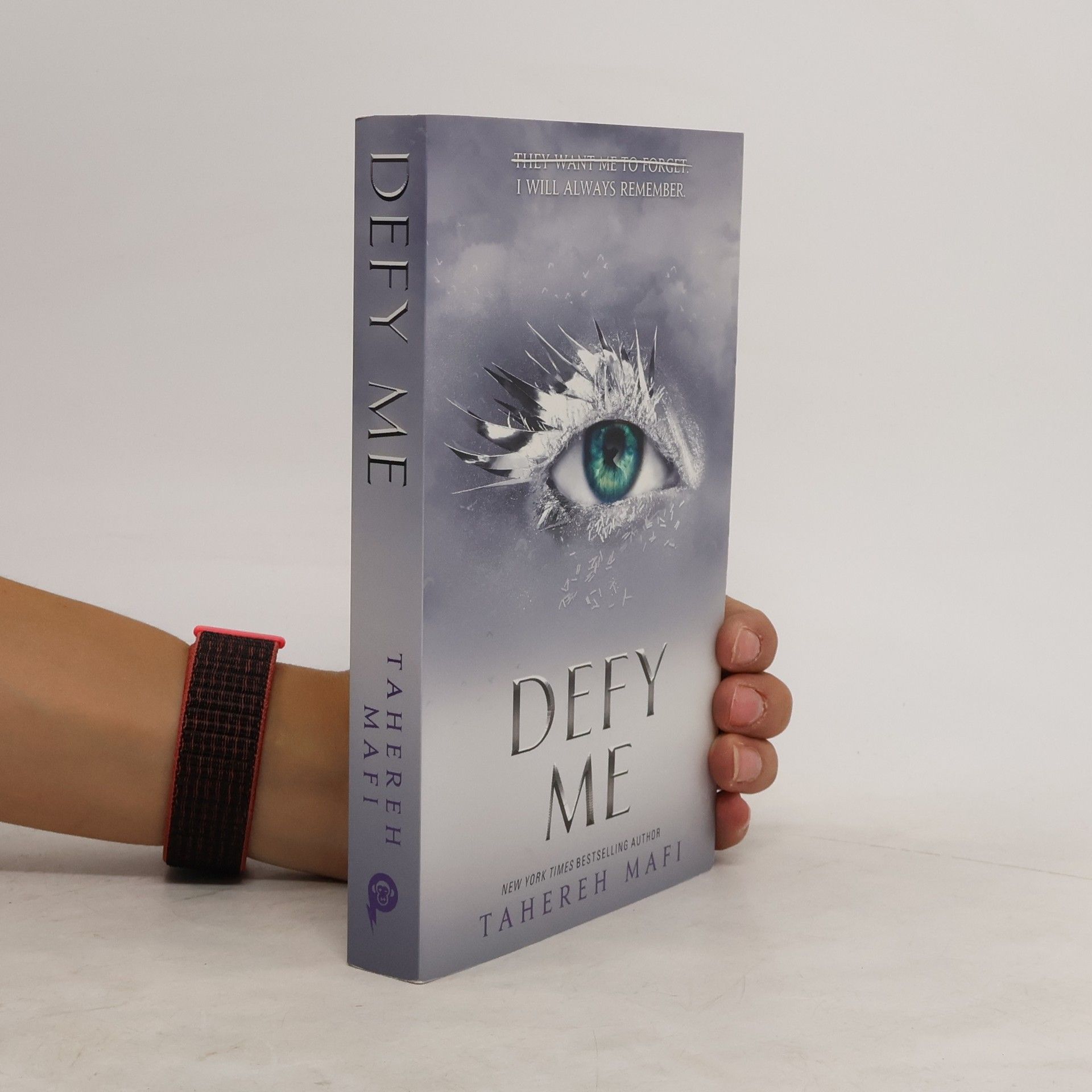 Tahereh Mafi Defy me