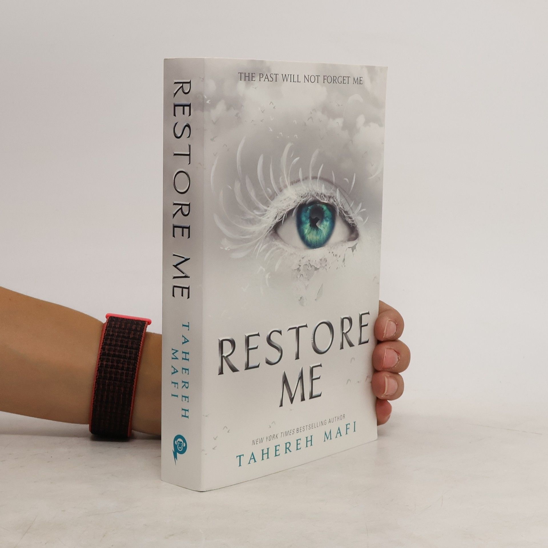Tahereh Mafi Restore me