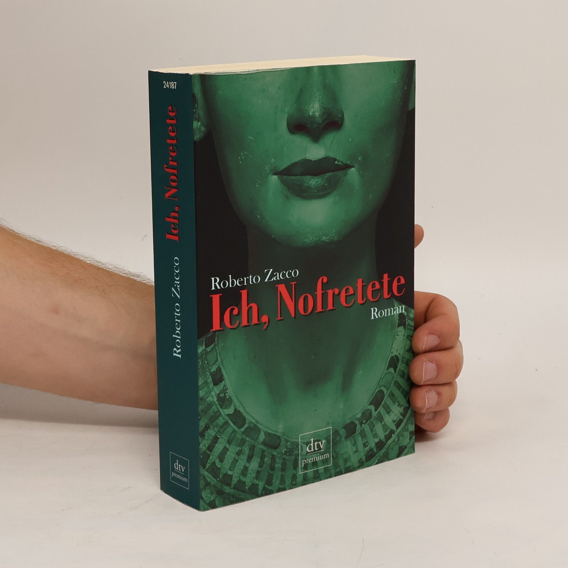 Roberto Zacco Ich, Nofretete