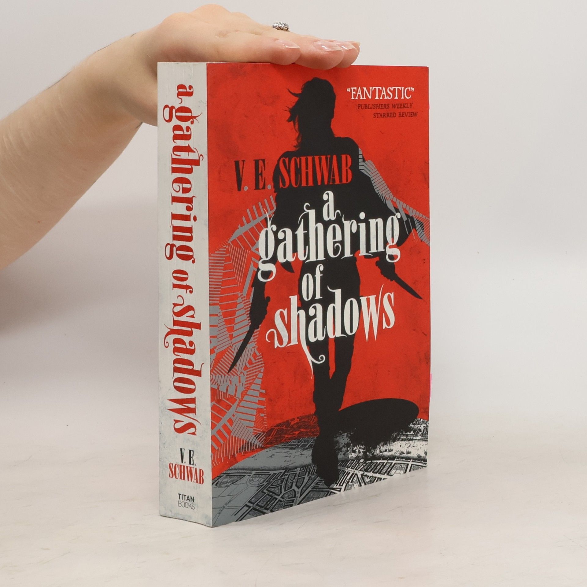 Victoria Schwab A Gathering of Shadows