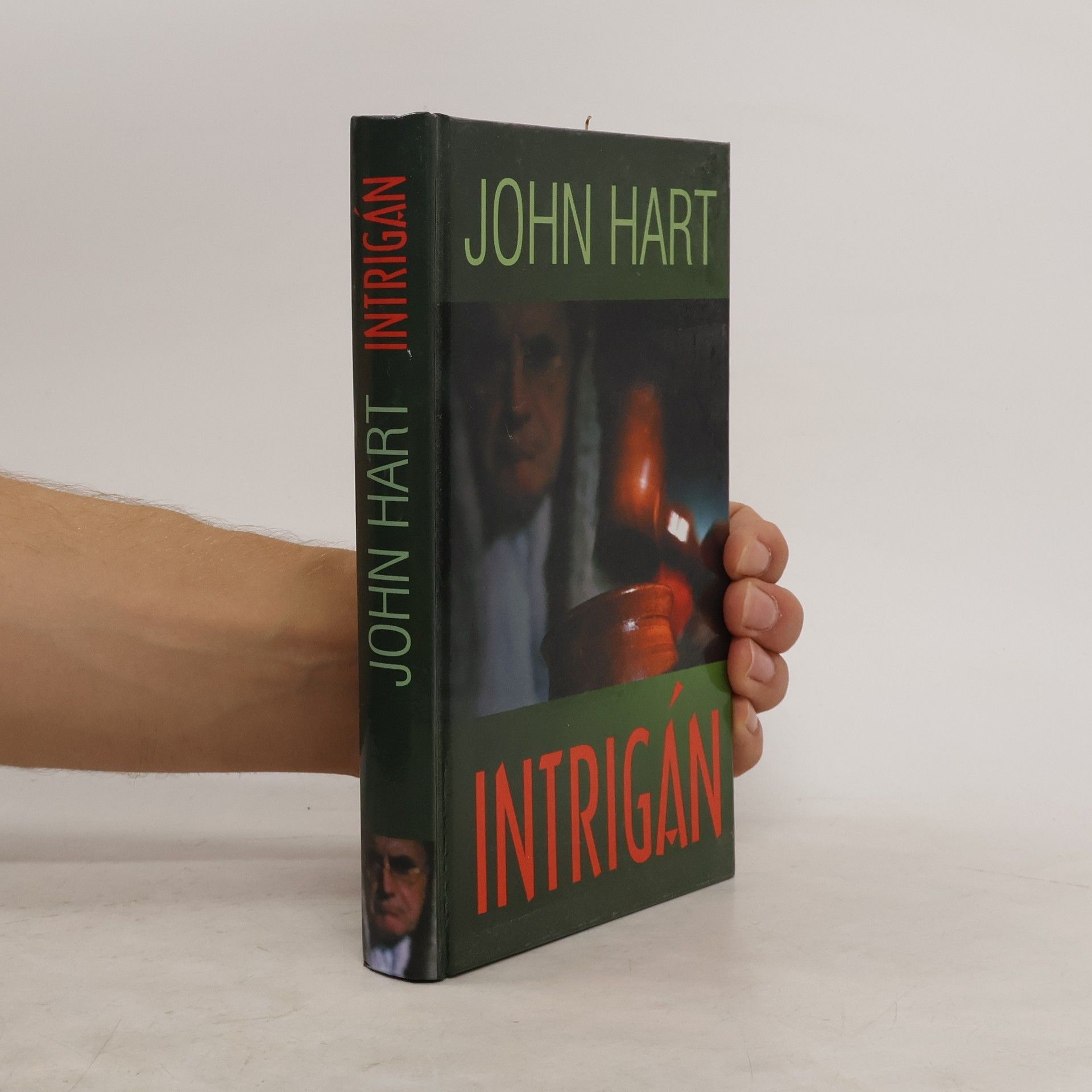 John Hart Intrigán