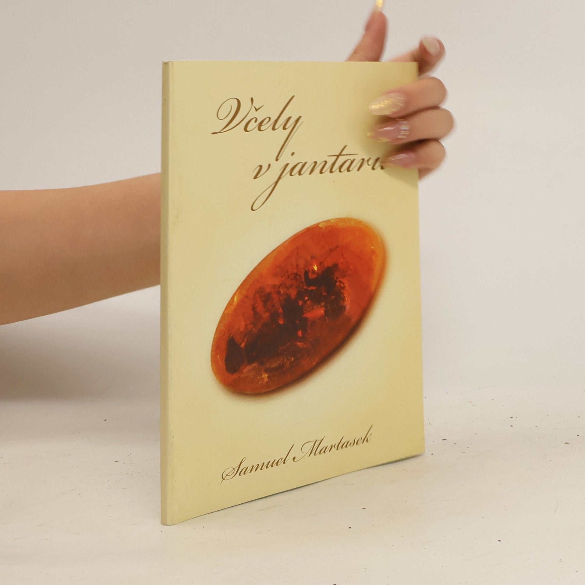 Samuel Martasek Včely v jantaru