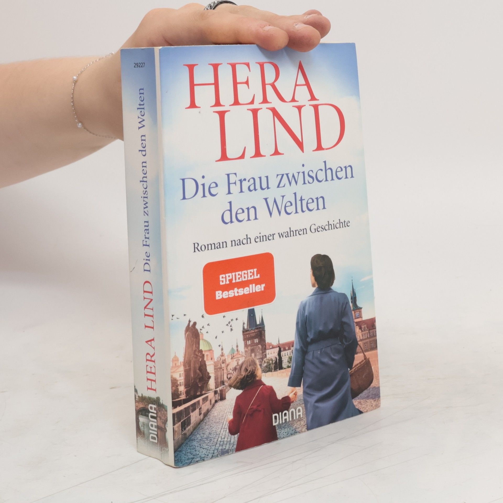 Hera Lind Die Frau zwischen den Welten