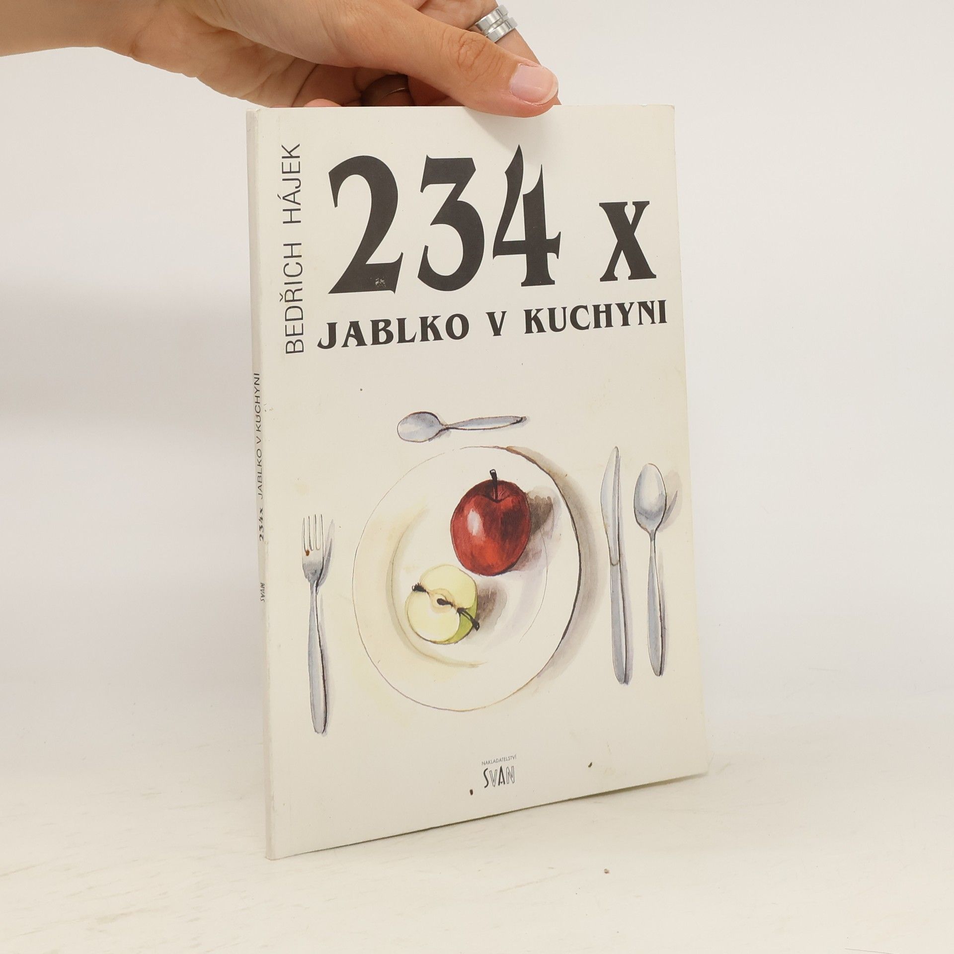 Bedřich Hájek 234x jablko v kuchyni