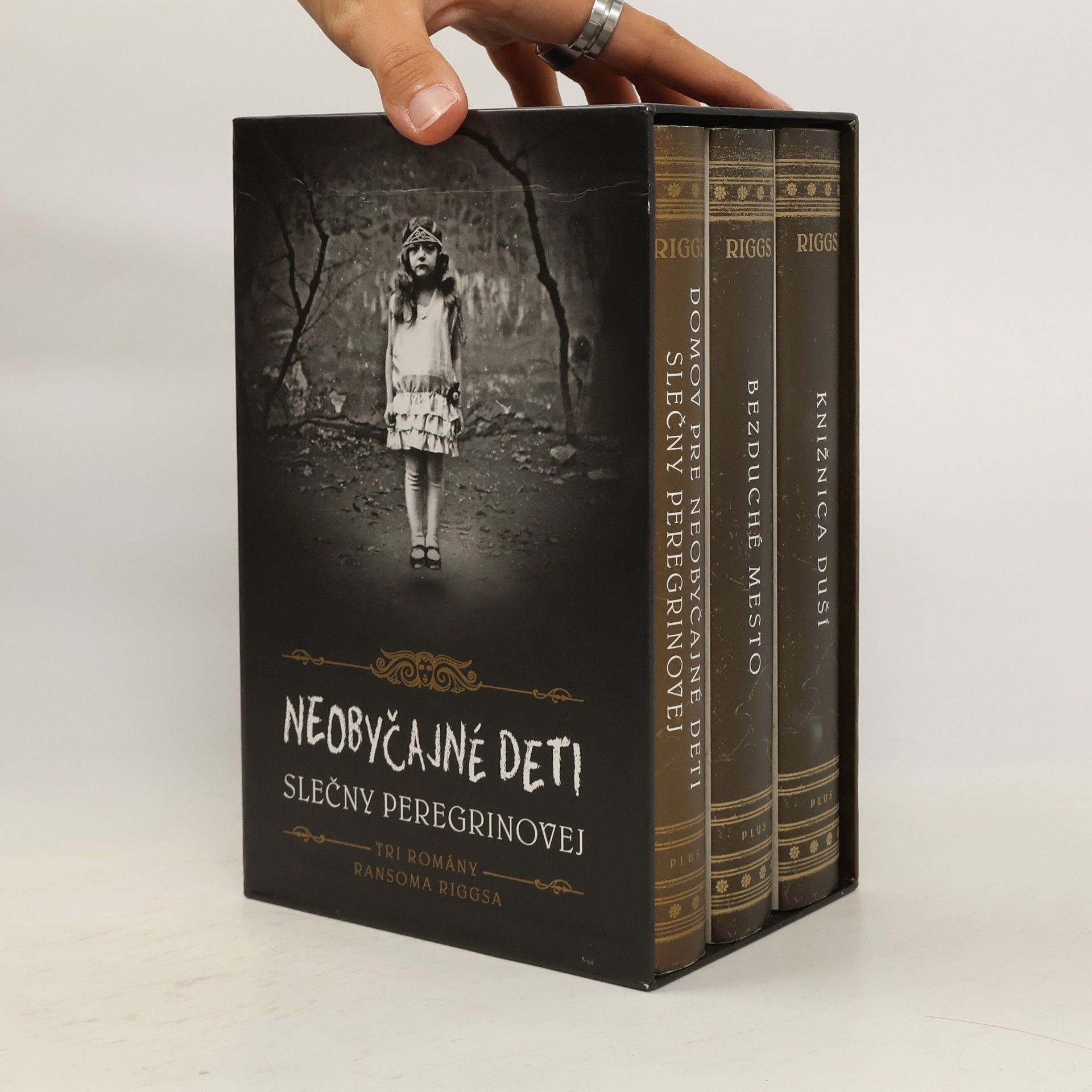 Ransom Riggs Neobyčajné deti slečny Peregrinovej 1–3 (box)