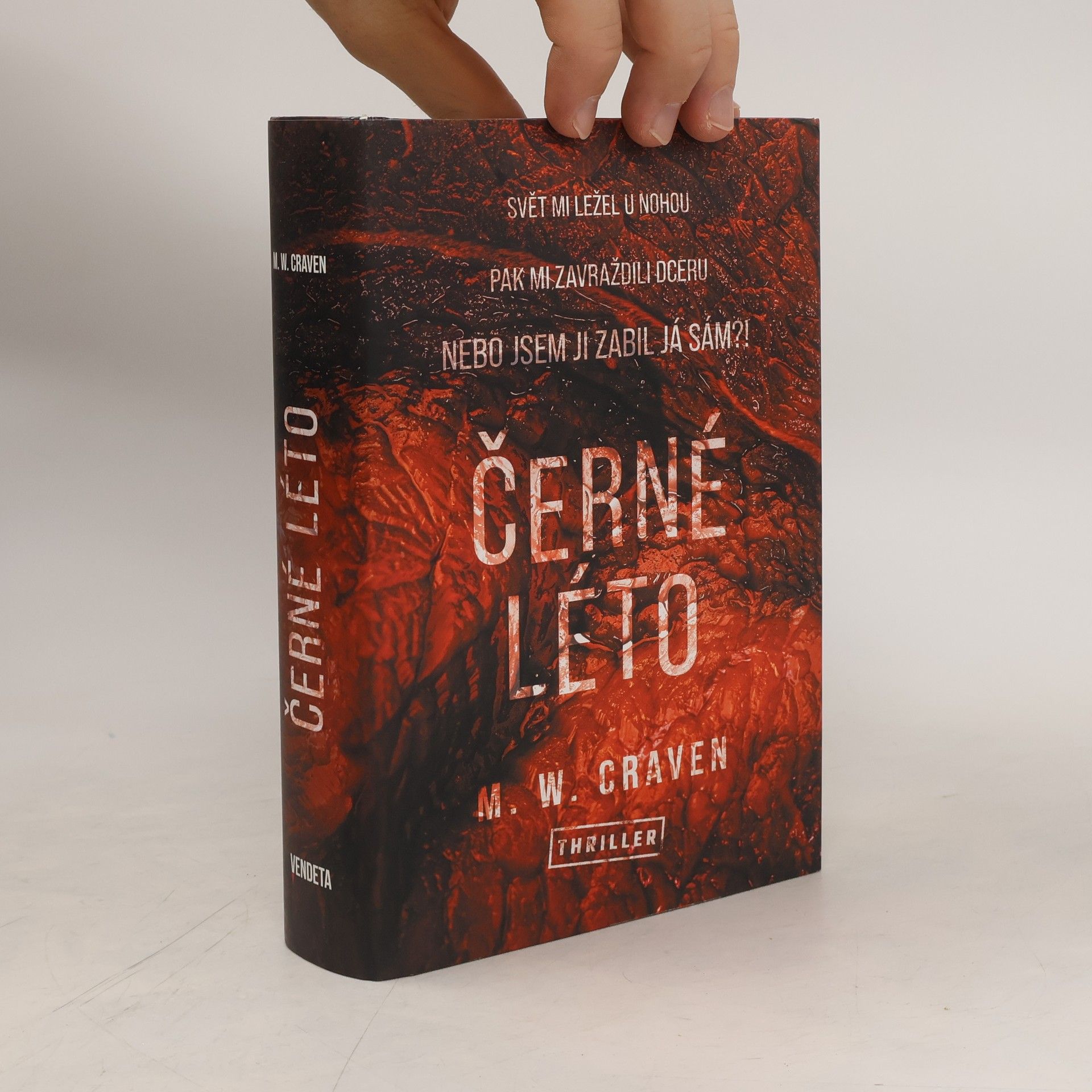 M. W. Craven Černé léto