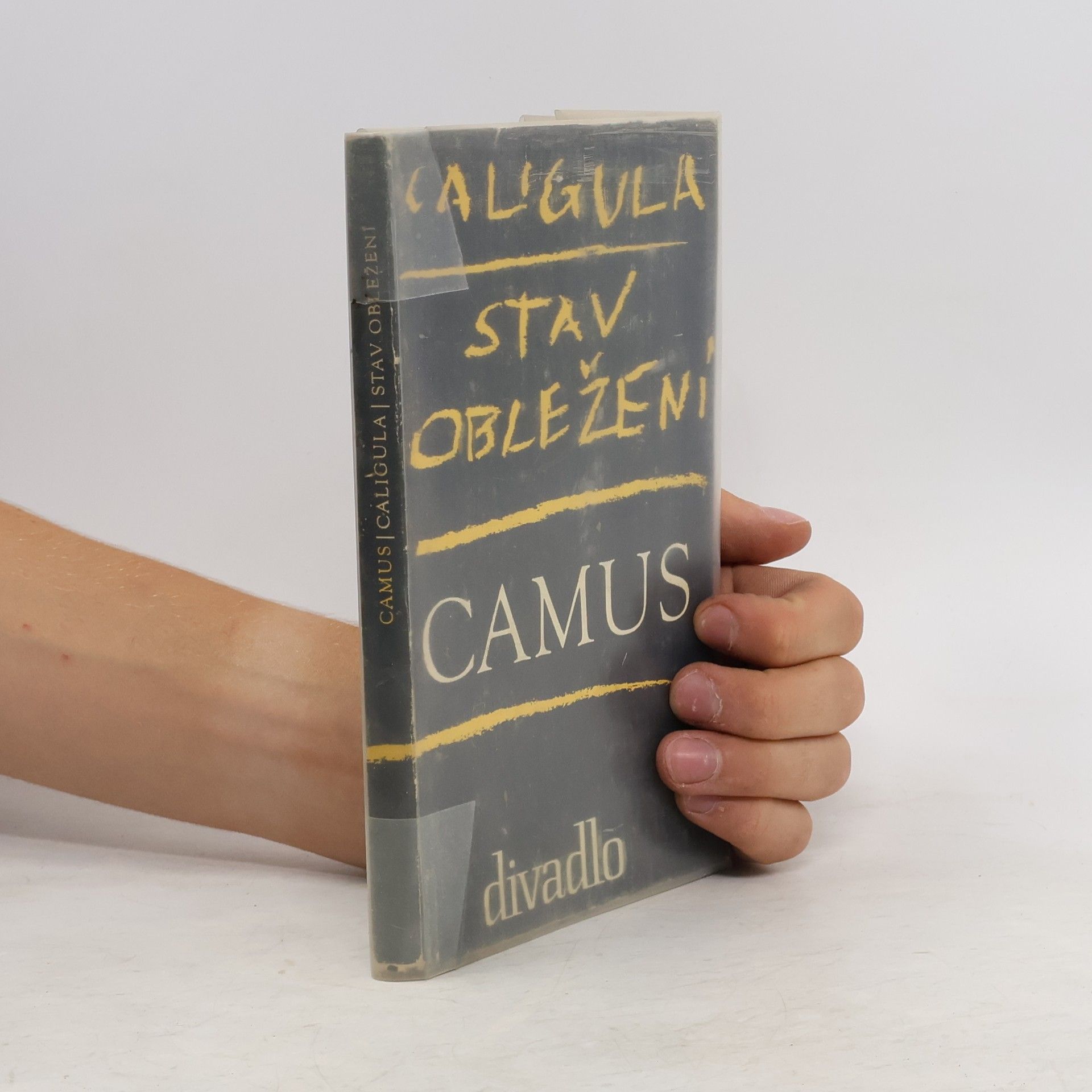 Albert Camus Caligula. Stav obležení.