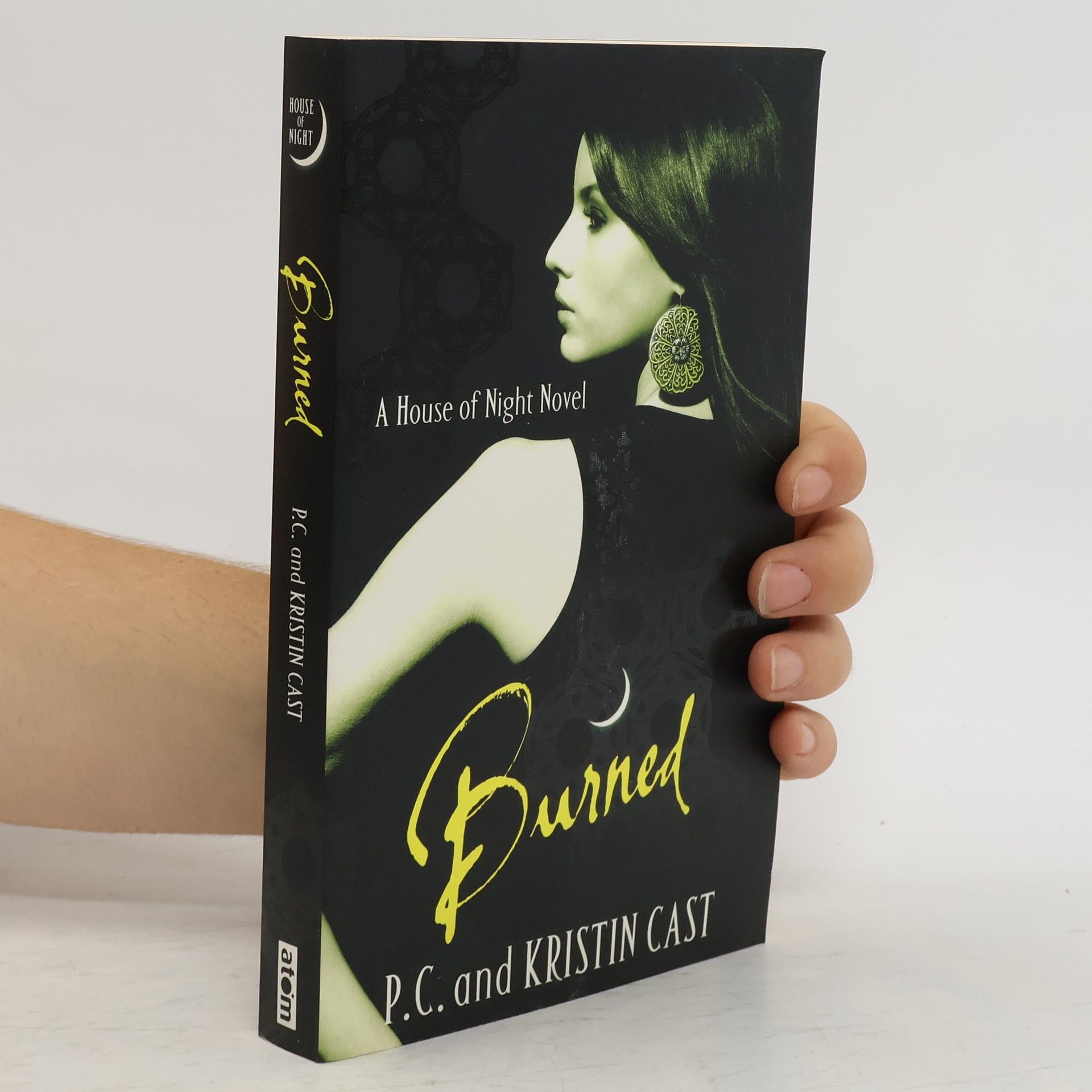 Phyllis Christine Cast Burned : A house of night novel