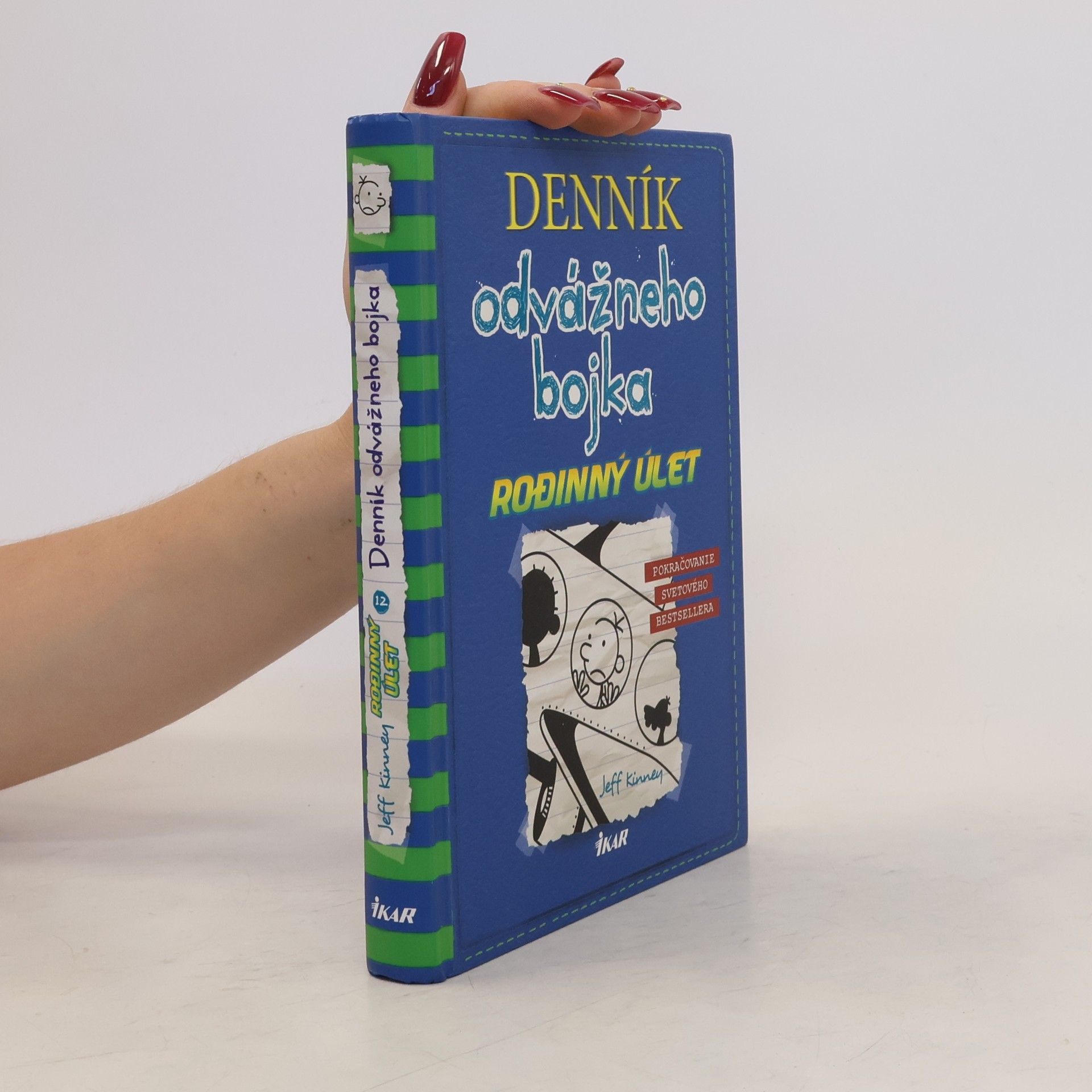 Jeff Kinney  Denník odvážneho bojka 12. Rodinný úlet