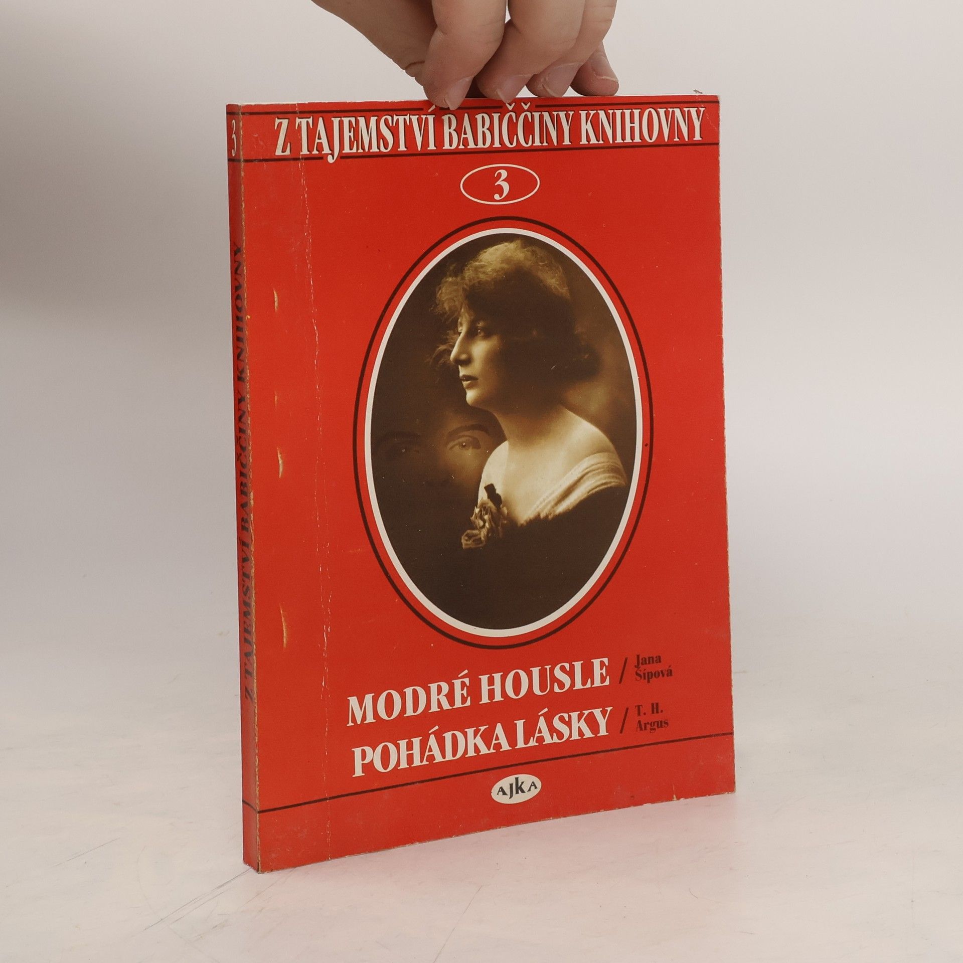 kolektiv Z tajemství babiččiny knihovny, 3. díl. Modré housle. Pohádka lásky