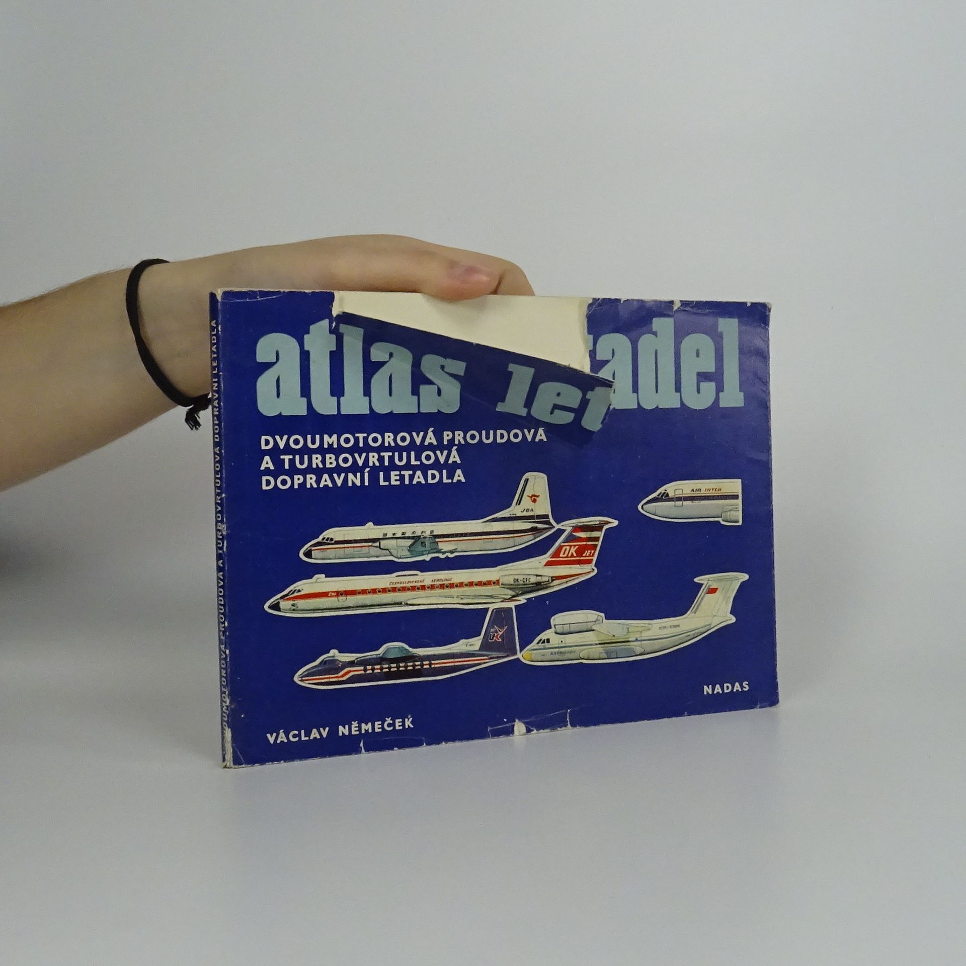 Václav Němeček Atlas letadel. Dvoumotorová proudová a turbovrtulová dopravní letadla