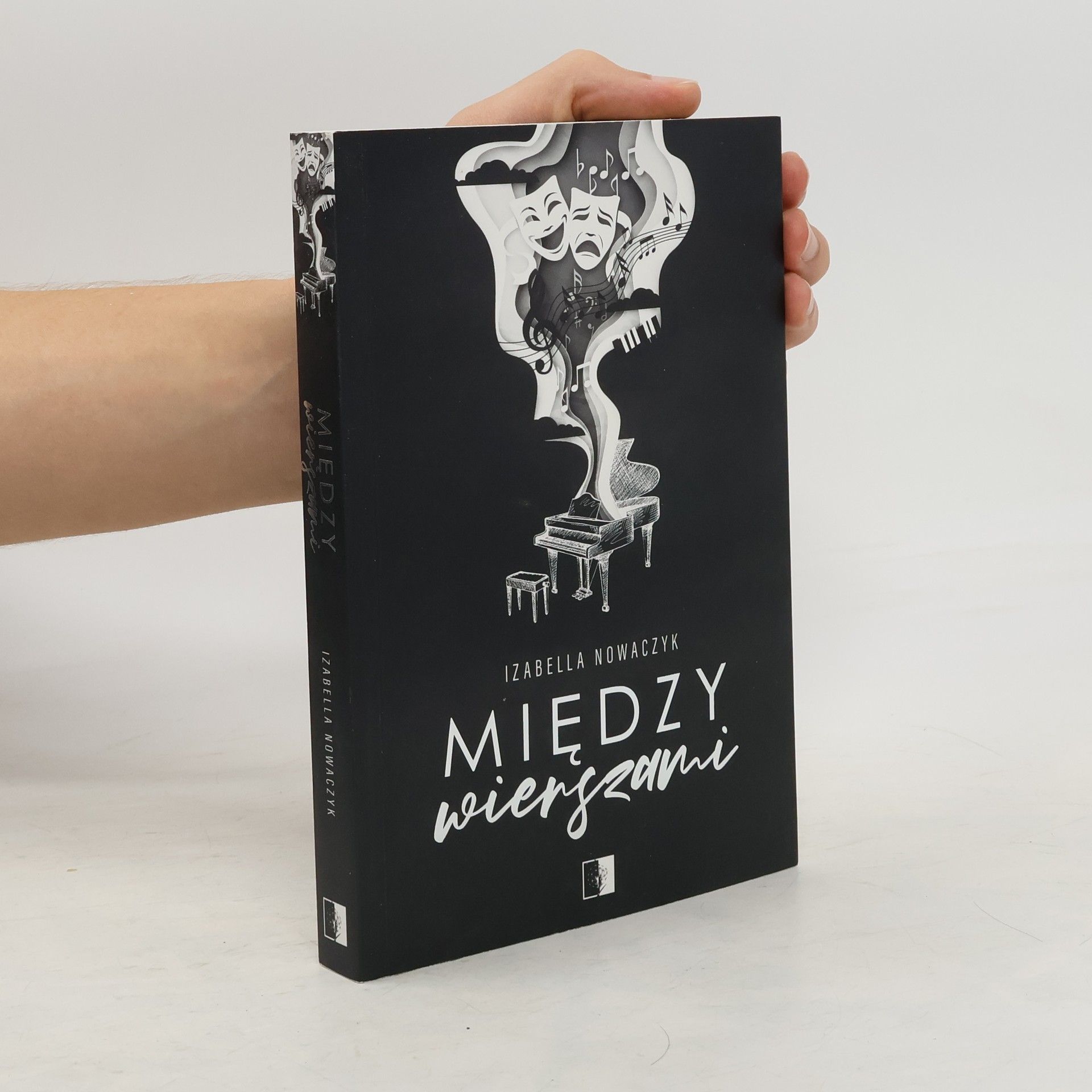 Izabella Nowaczyk Między wierszami