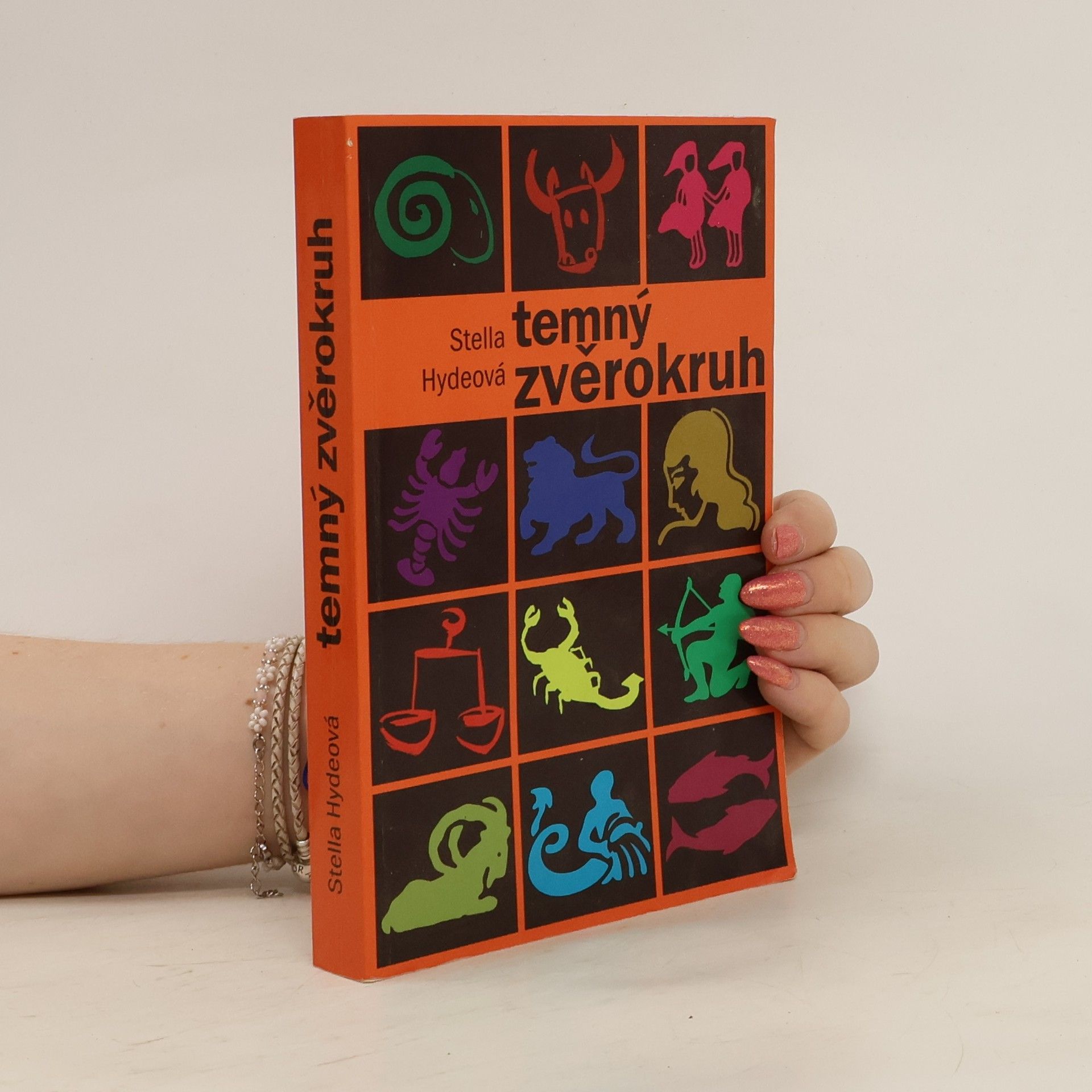 Stella Hyde Temný zvěrokruh