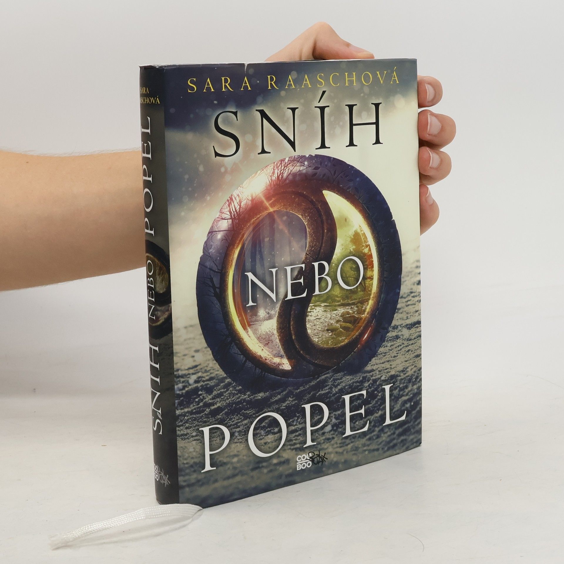 Sara Raash Sníh nebo popel