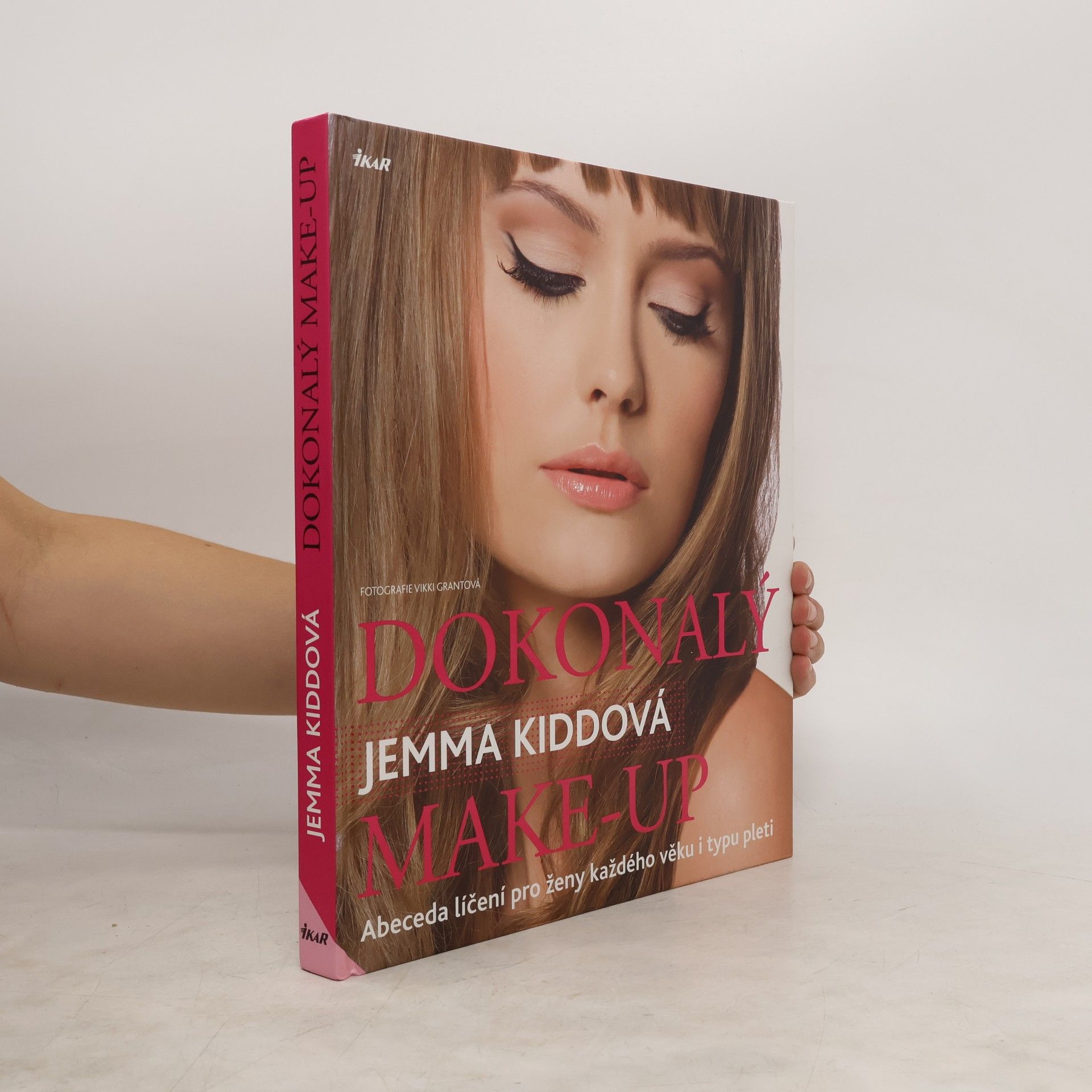 Jemma Kidd Dokonalý make-up