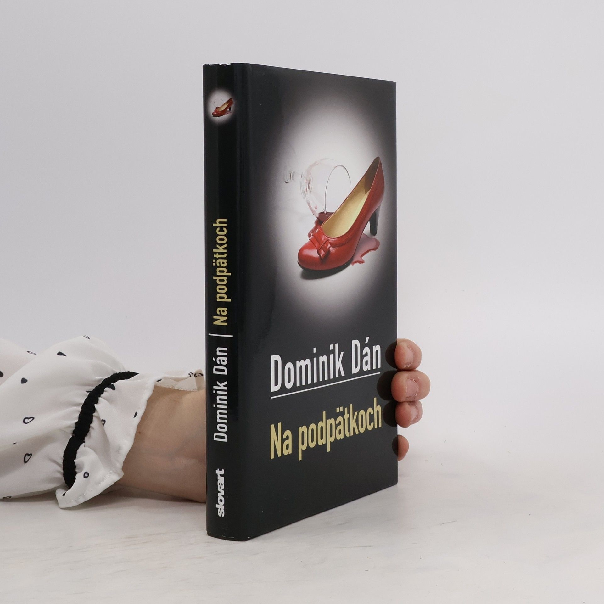 Dominik Dán Na podpätkoch