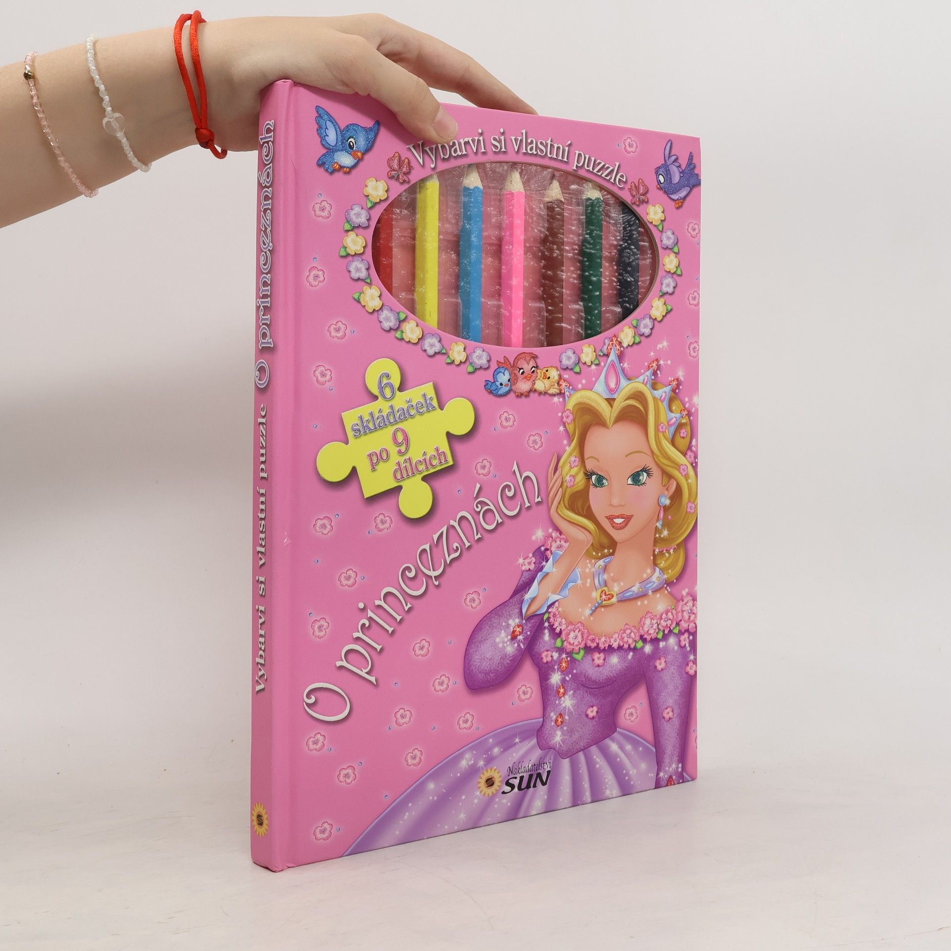 Marcela Grez Vybarvi si vlastní puzzle. O princeznách