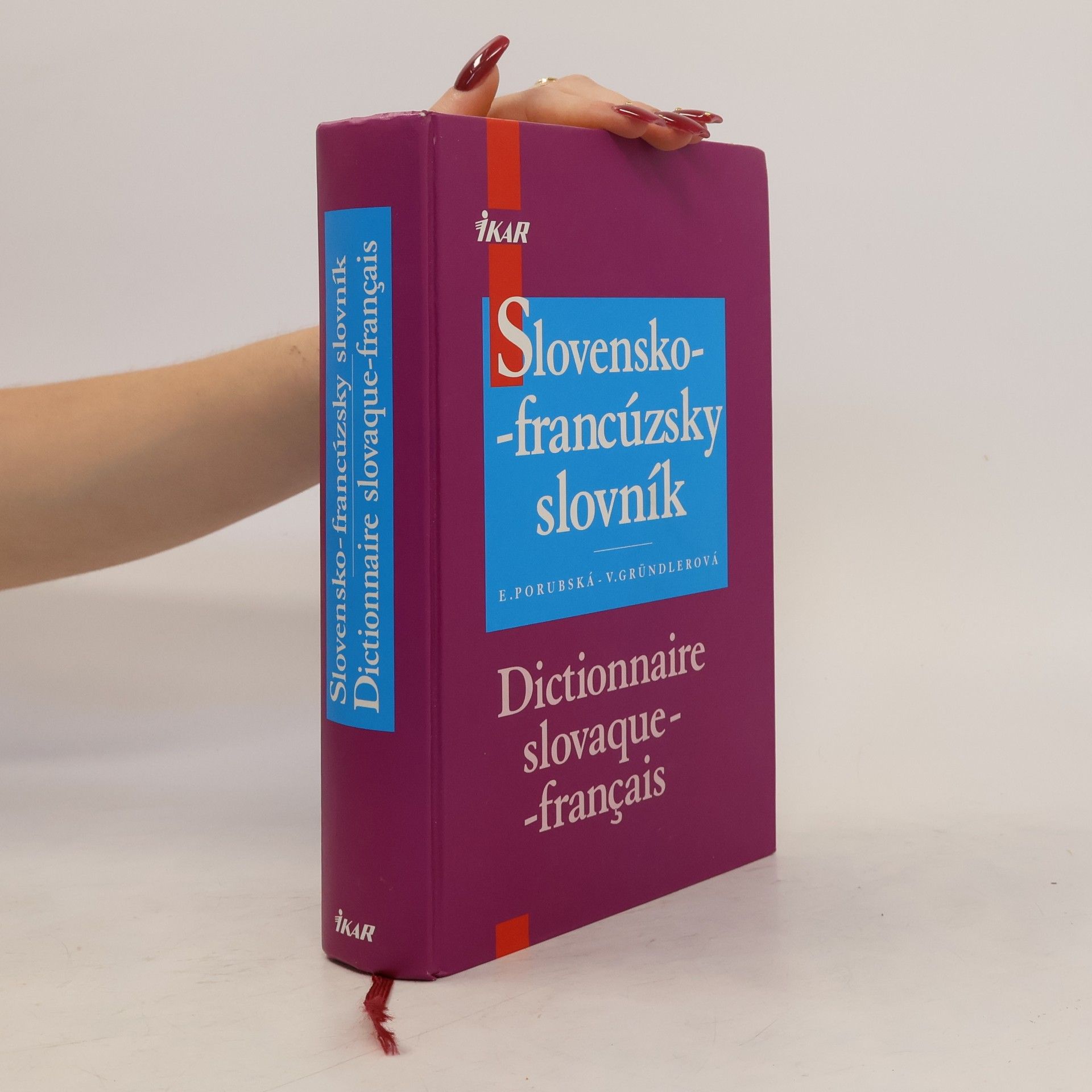 E. Porubská Slovensko-francúzsky slovník. Dictionnaire slovaque-francais.