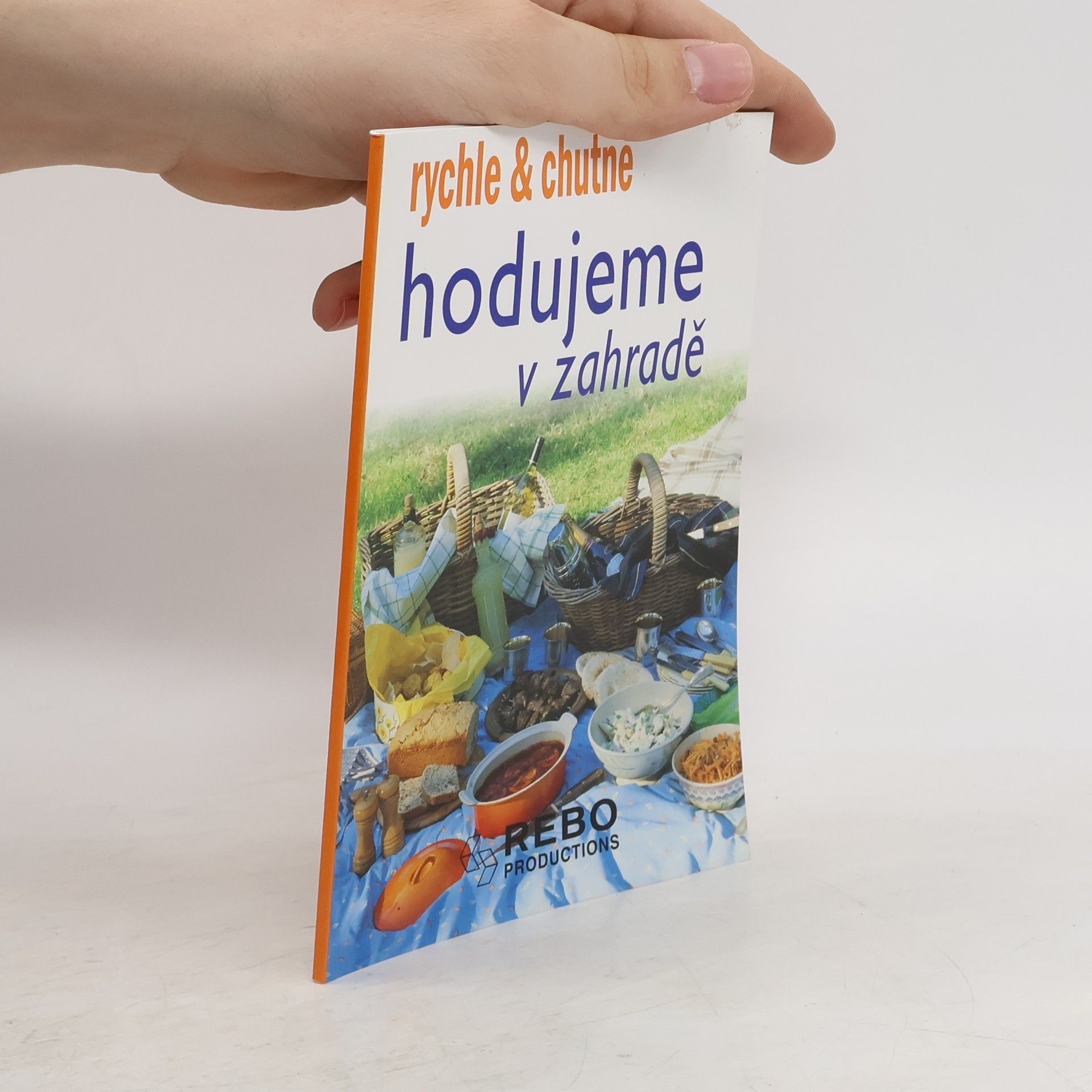 Collectif d'auteurs Hodujeme v zahradě
