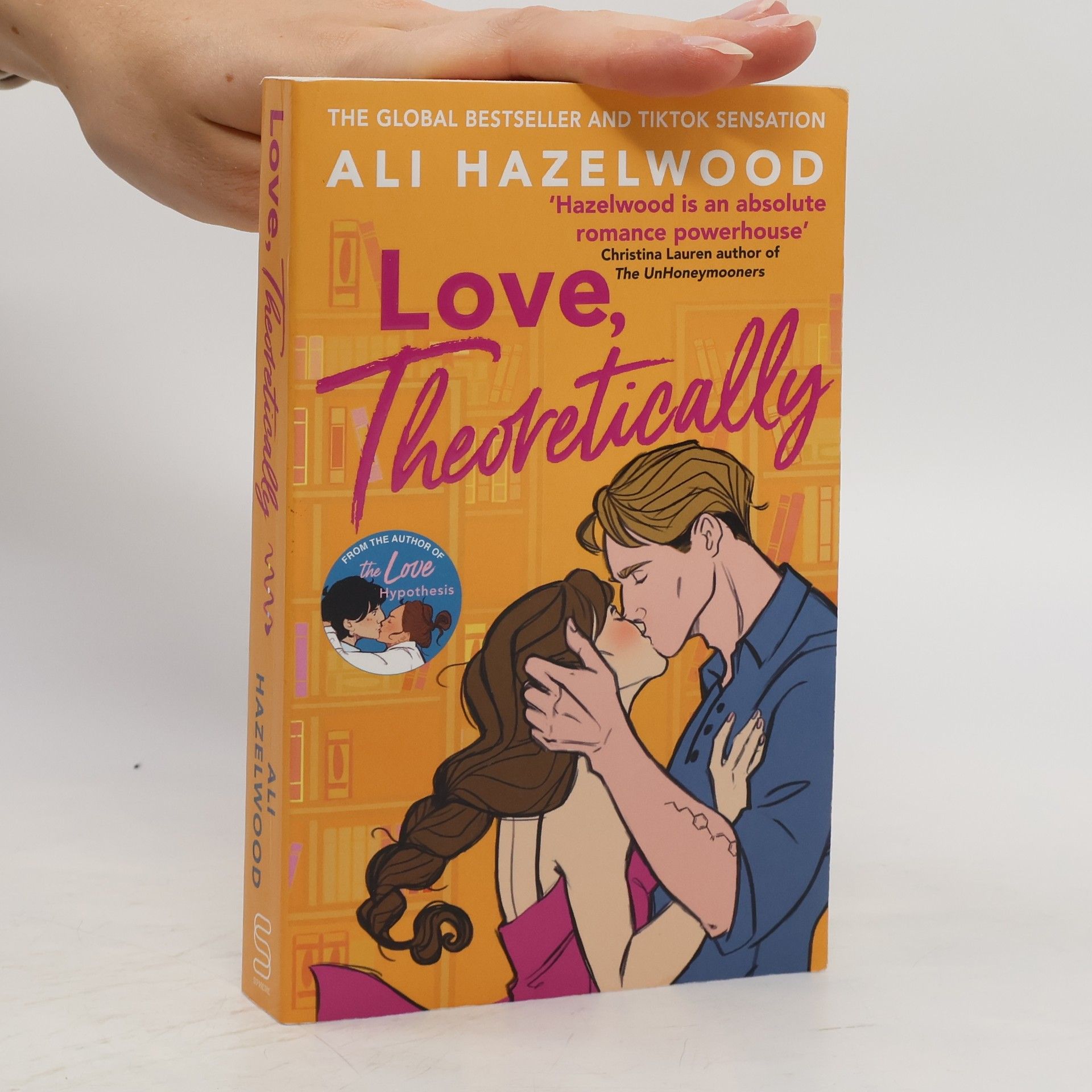 Ali Hazelwood Love, Theoretically