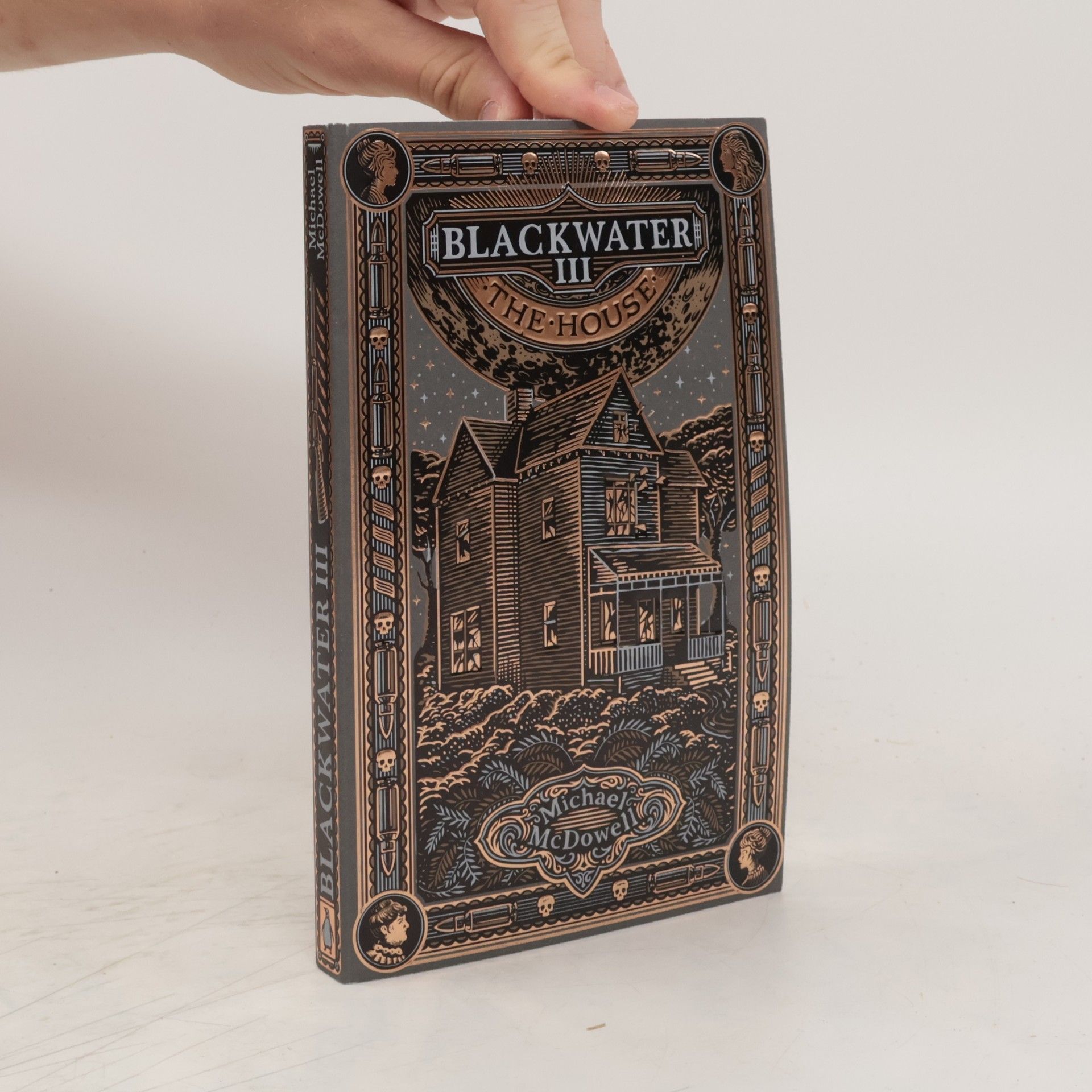 Michael McDowell Blackwater III. The House