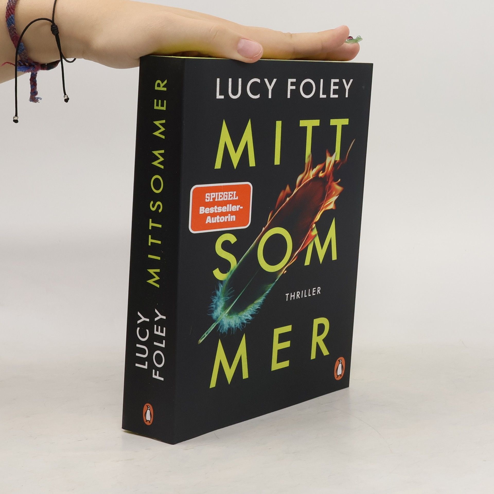 Lucy Foley Mittsommer