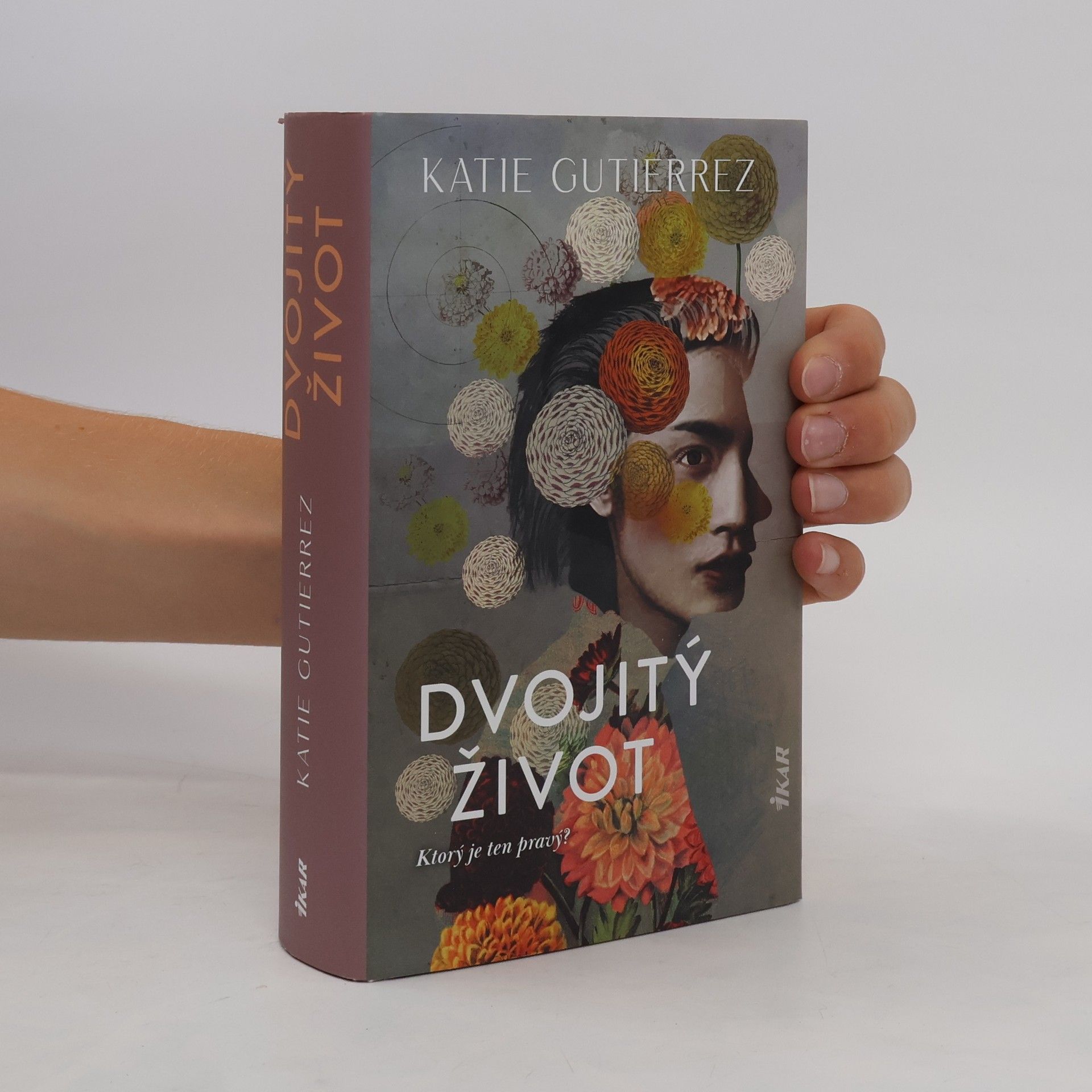 Katie Gutierrez Dvojitý život