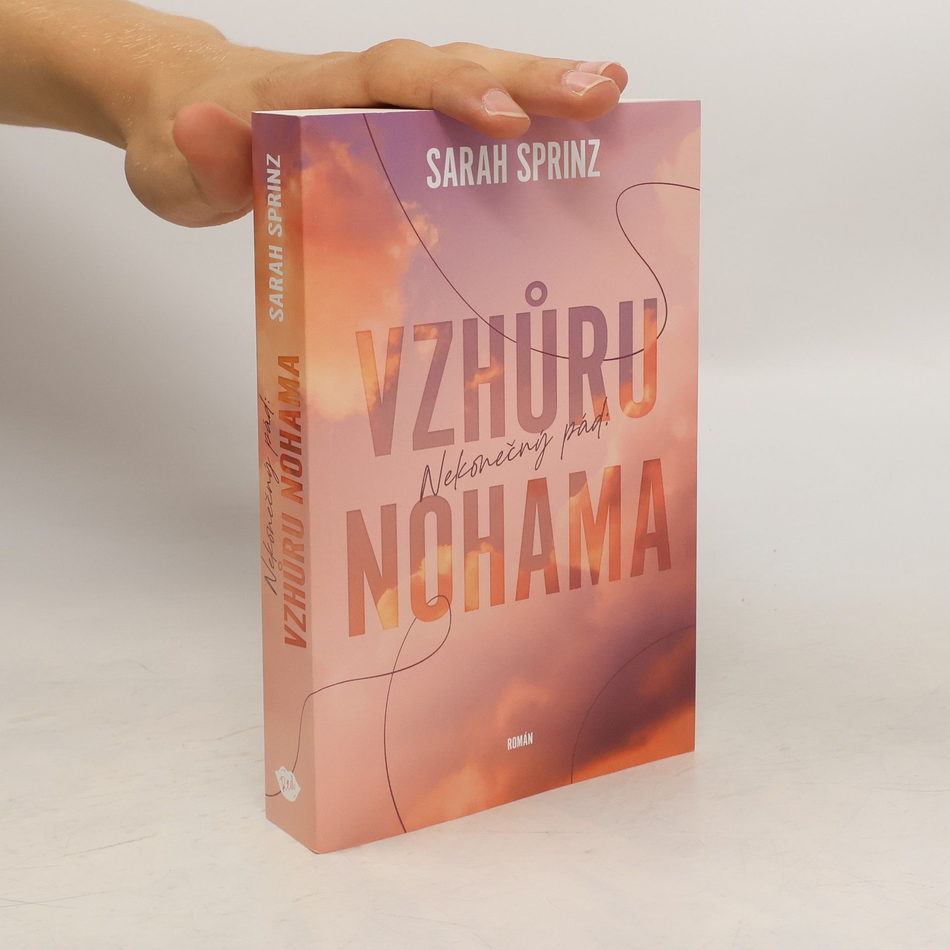 Nekonečný pád. Vzhůru nohama