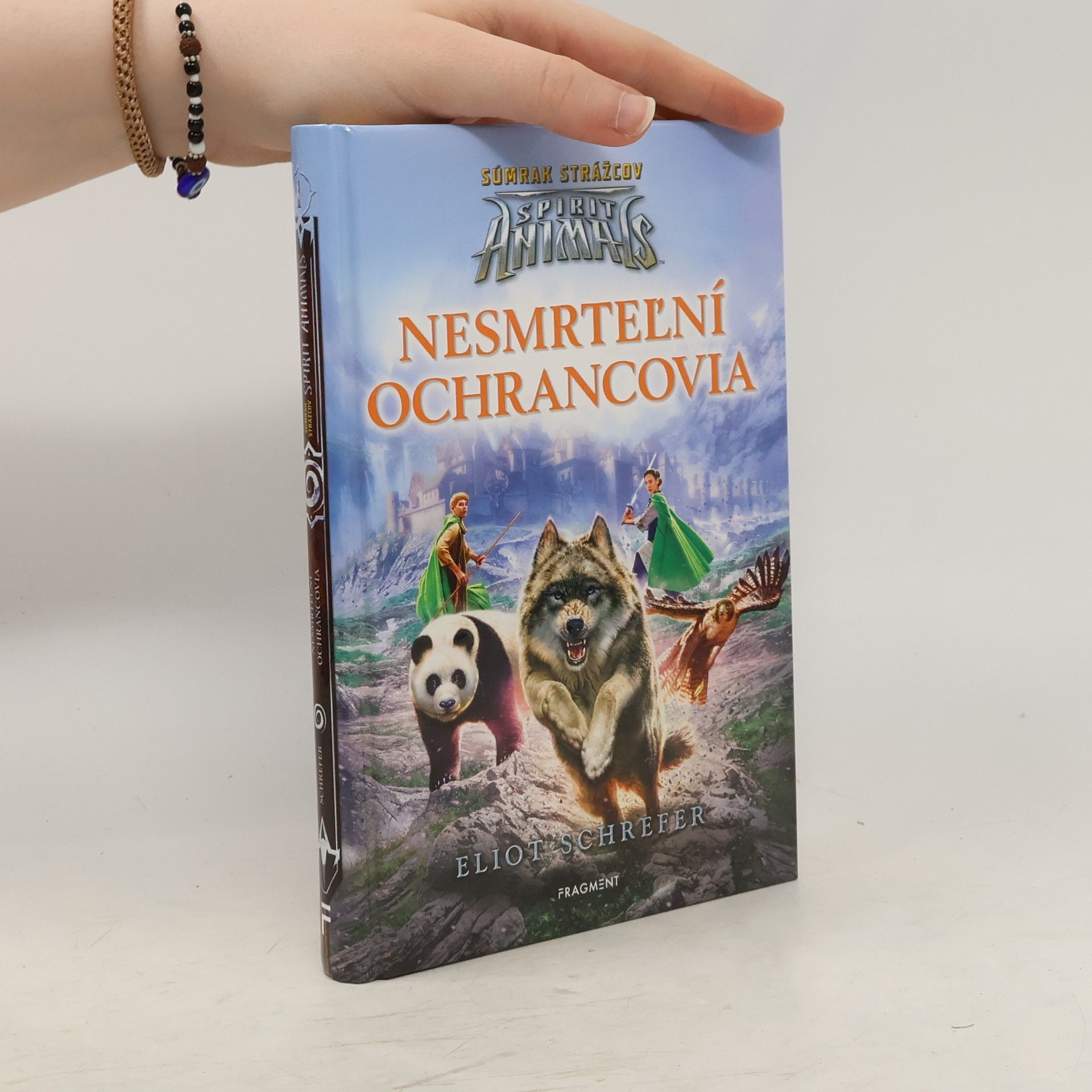 Eliot Schrefer Nesmrteľní ochrancovia