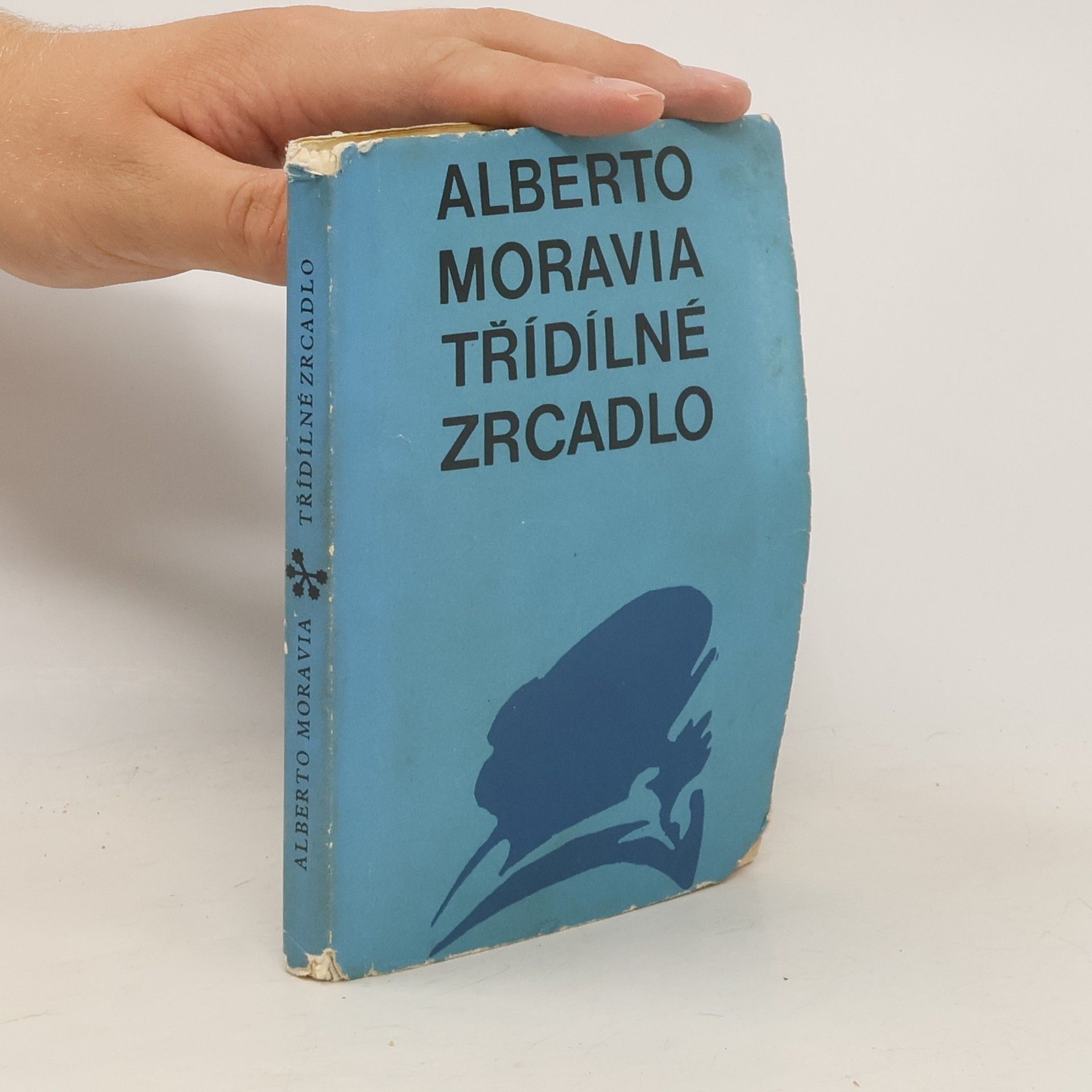 Alberto Moravia Třídílné zrcadlo