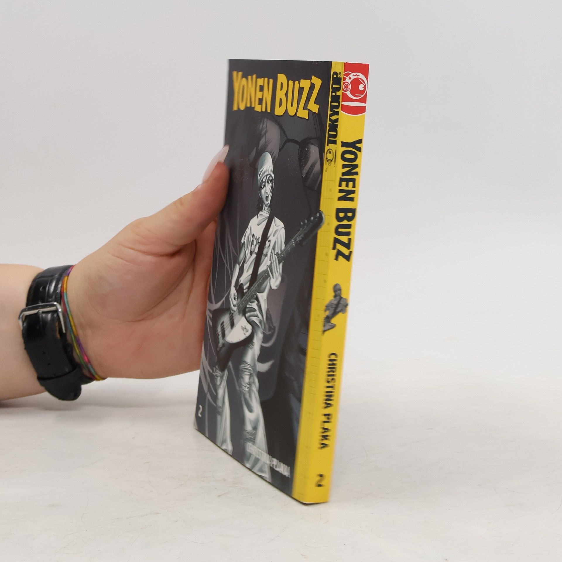 Christina Plaka Yonen Buzz 02