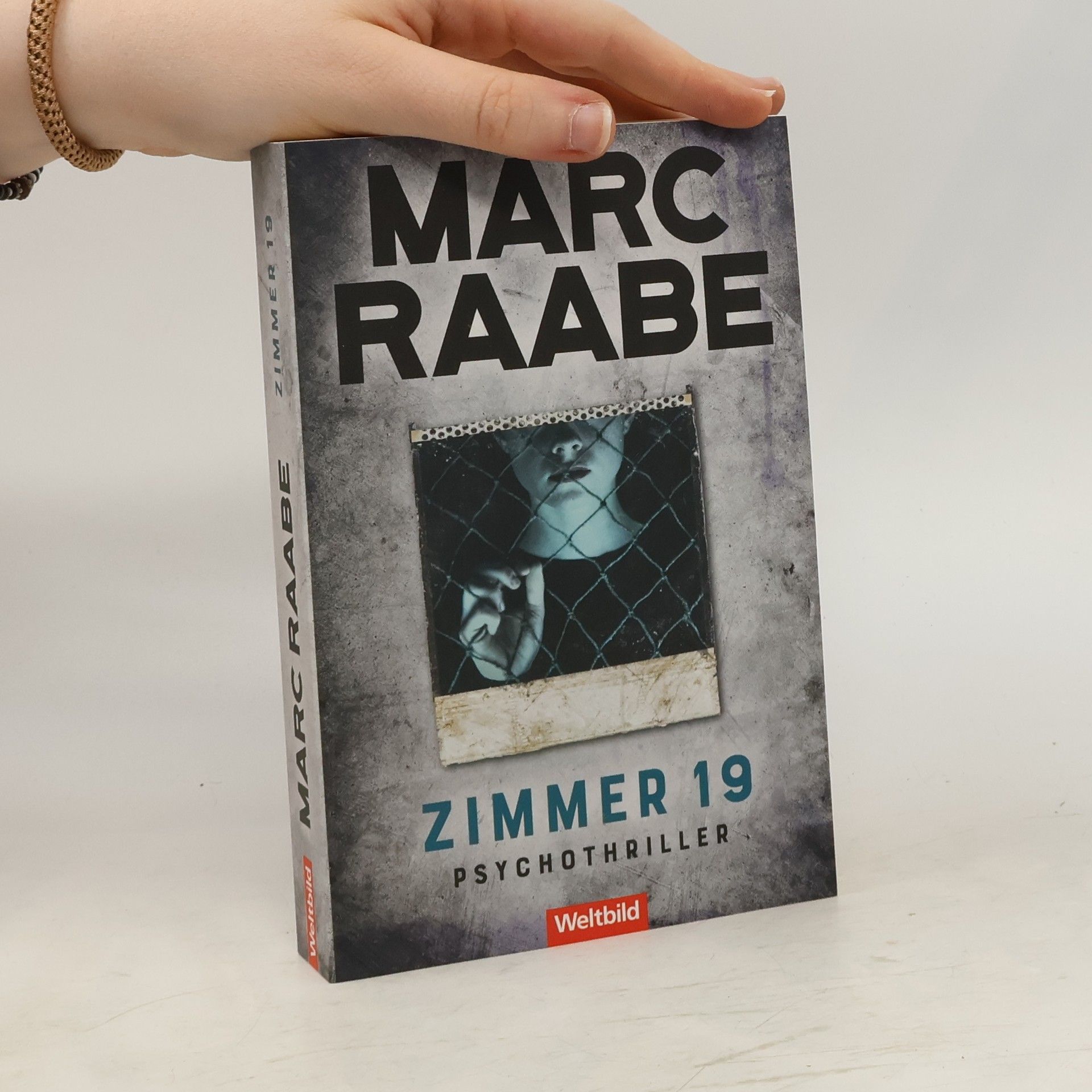 Marc Raabe Zimmer 19
