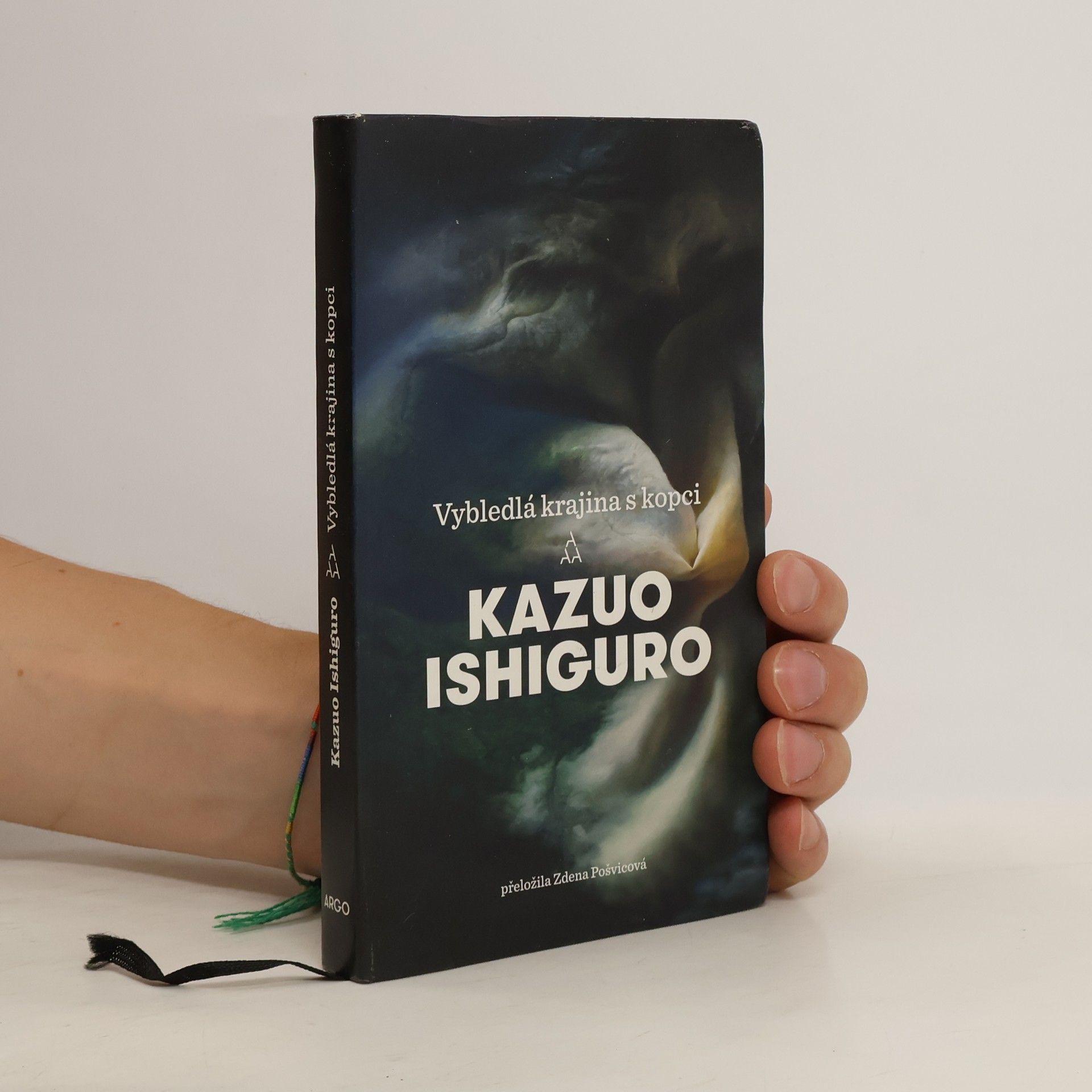 Kazuo Ishiguro Vybledlá krajina s kopci