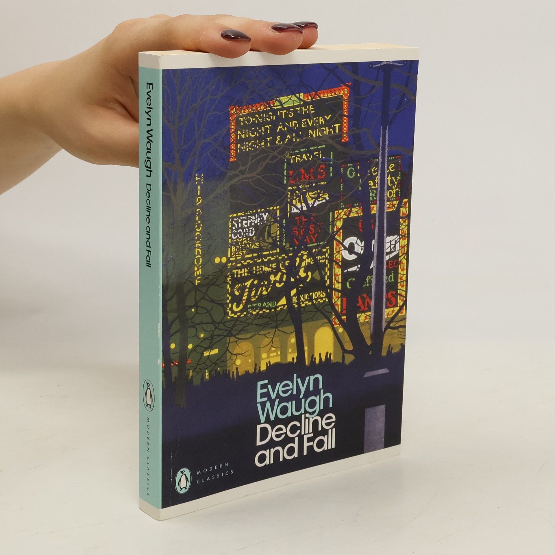 Evelyn Waugh Decline and Fall