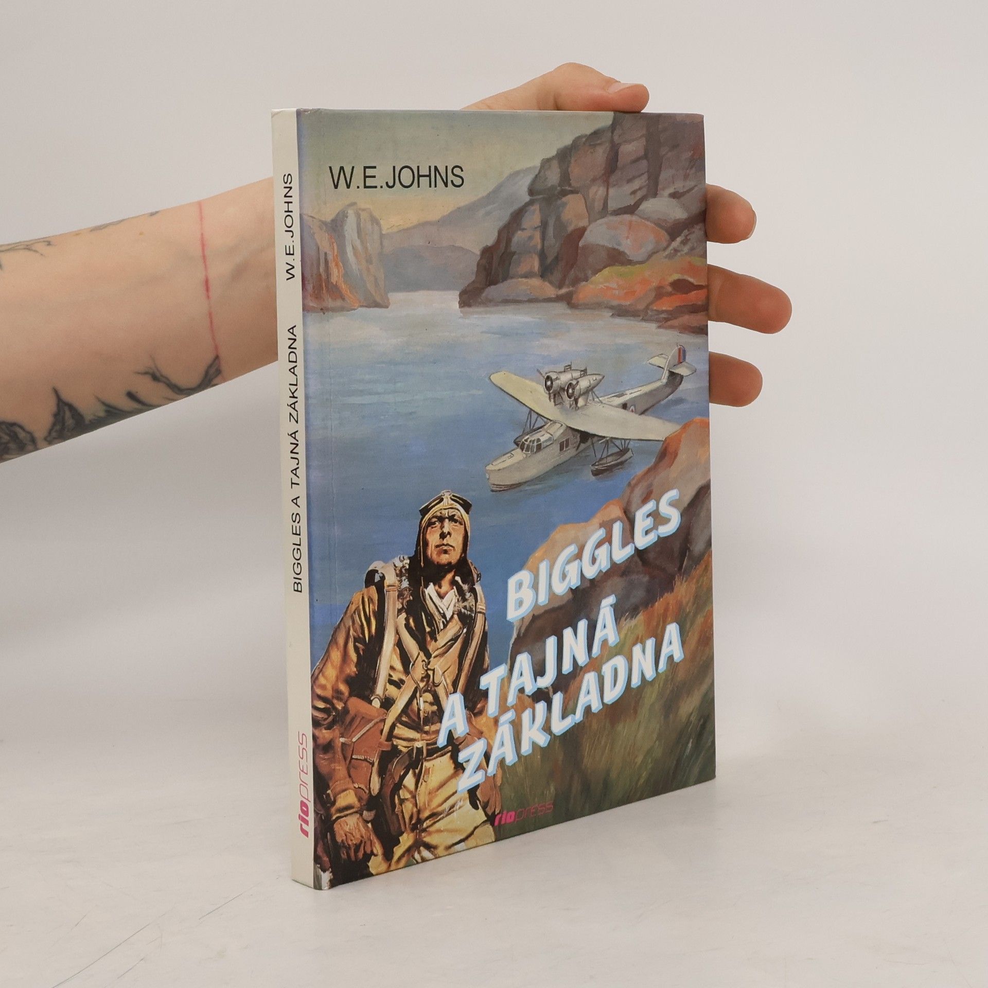 W. E. Johns Biggles a tajná základna
