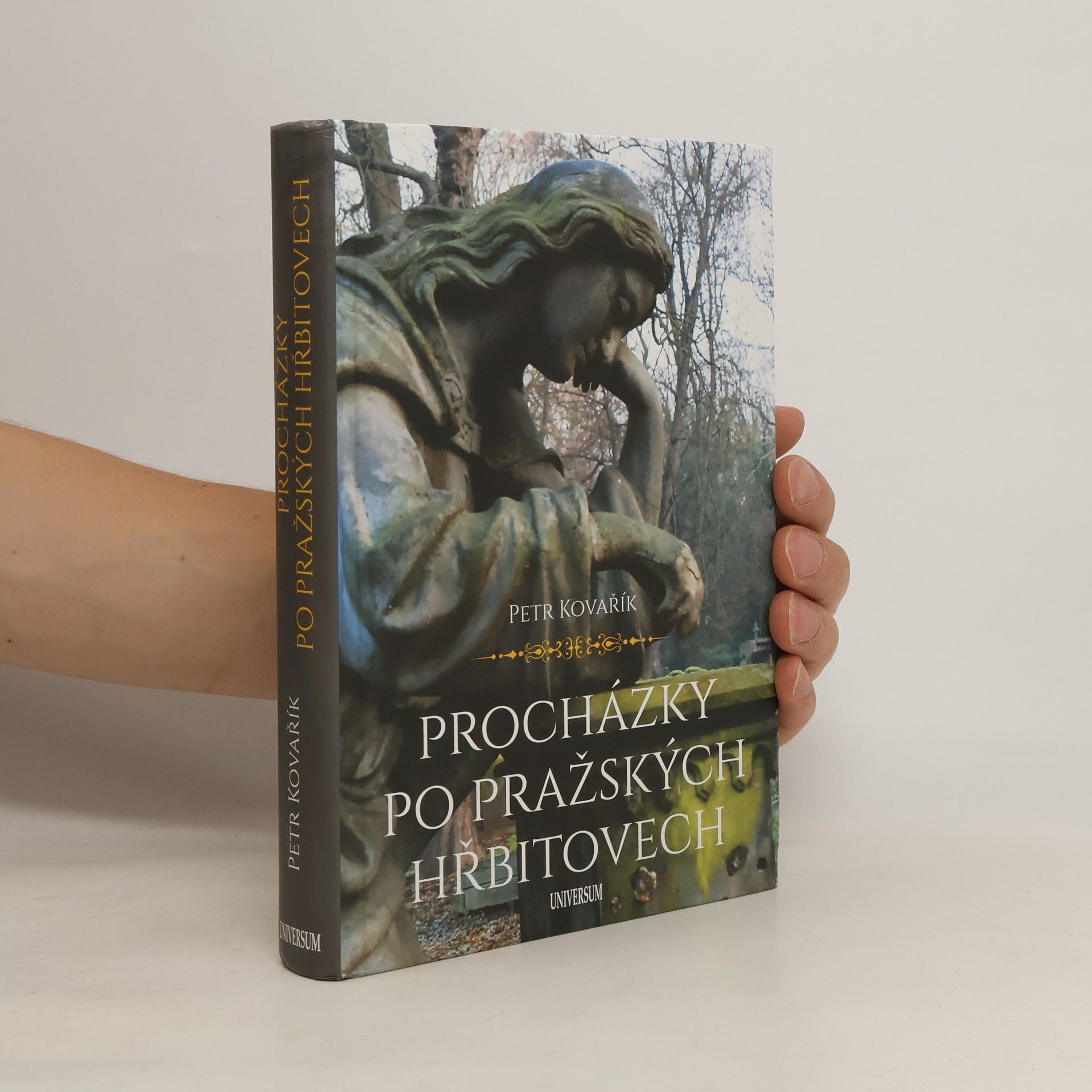 Petr Kovařík Procházky po pražských hřbitovech