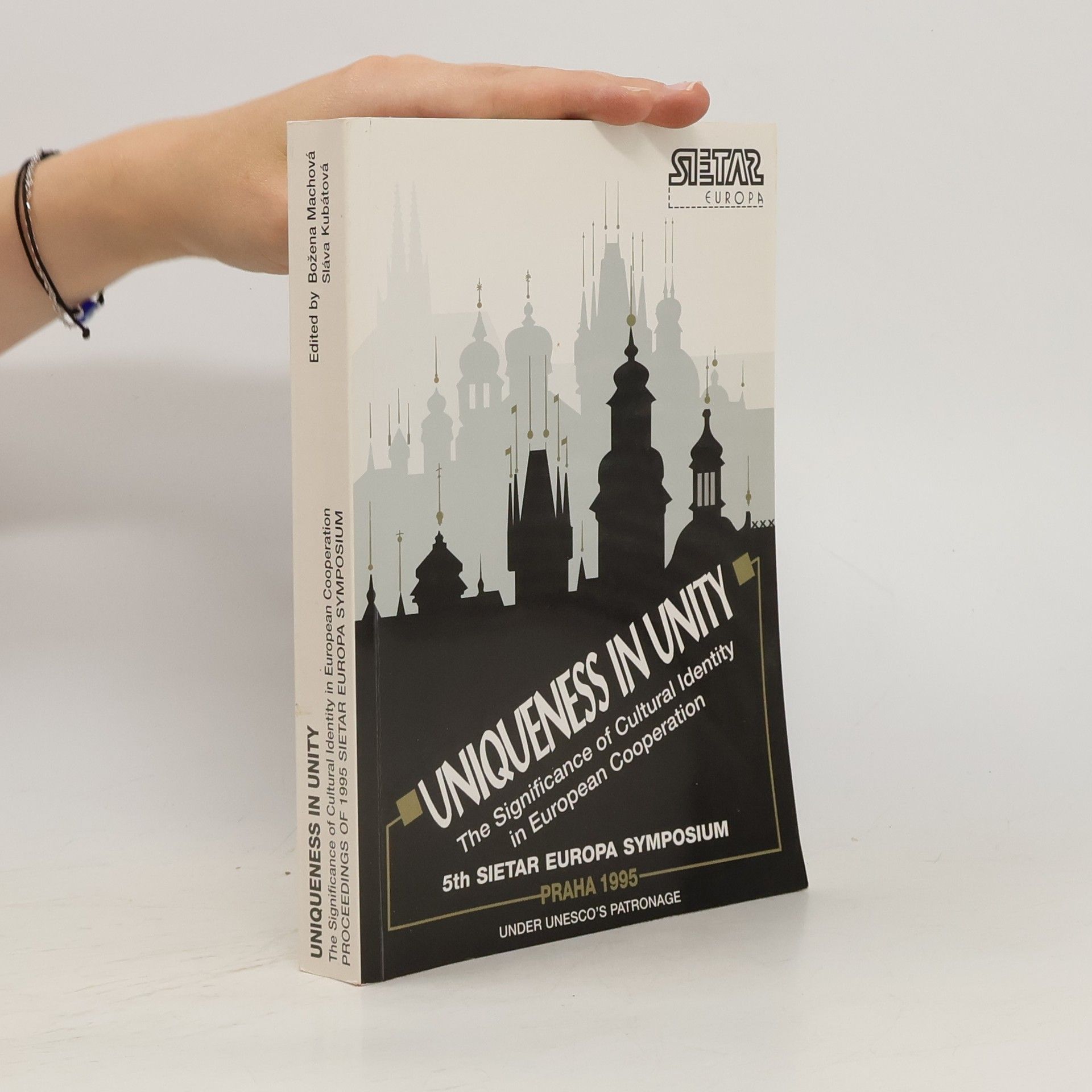 Collectif d'auteurs Uniqueness in unity : the significance of cultural identity in European cooperation