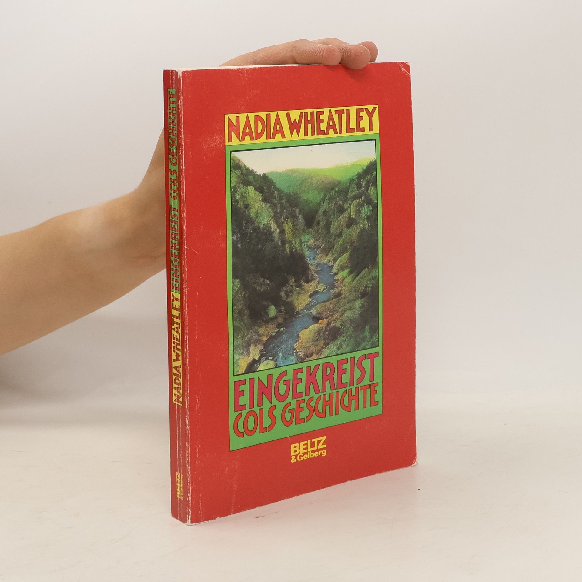 Nadia Wheatley Eingekreist, Cols Geschichte