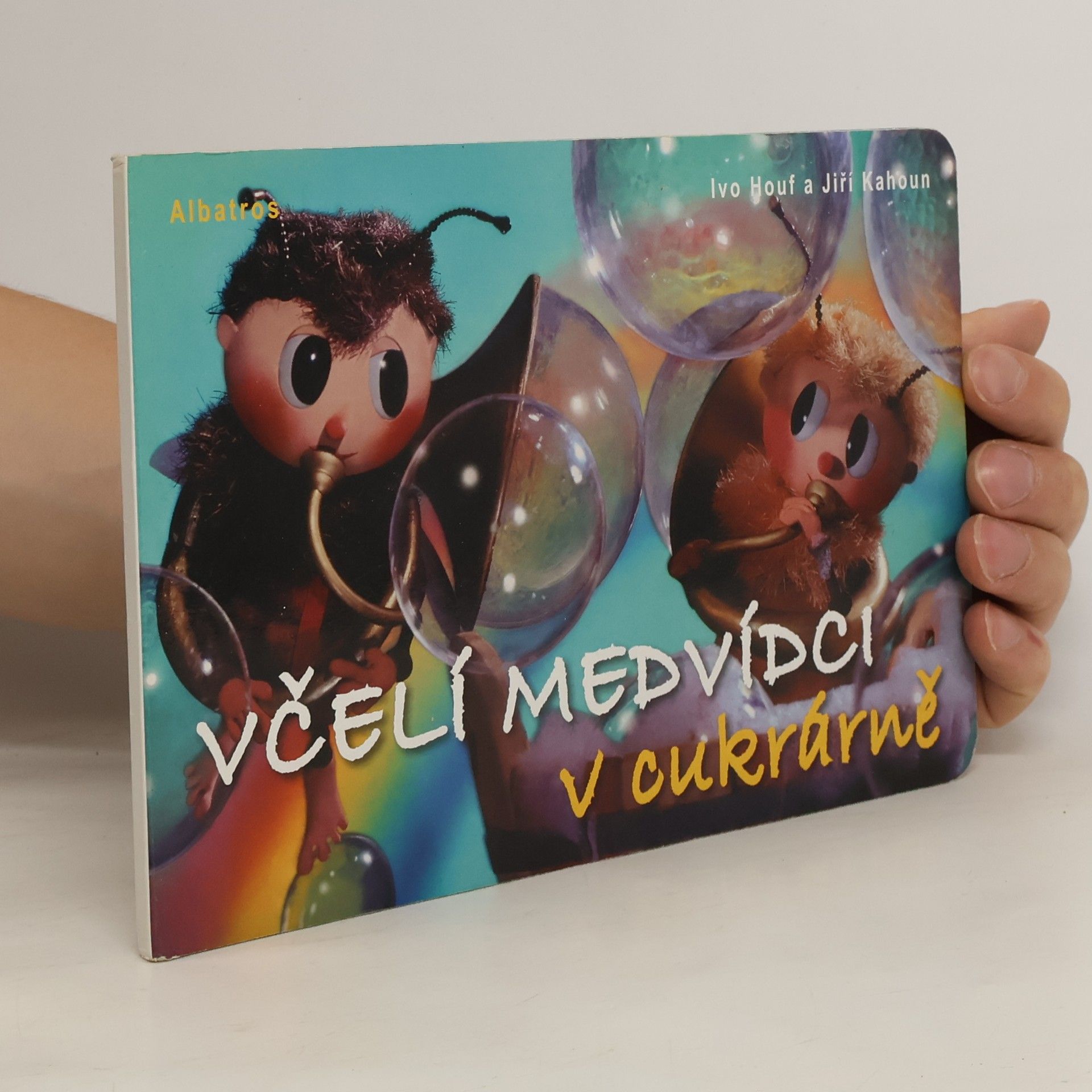 Jiří Kahoun Včelí medvídci v cukrárně
