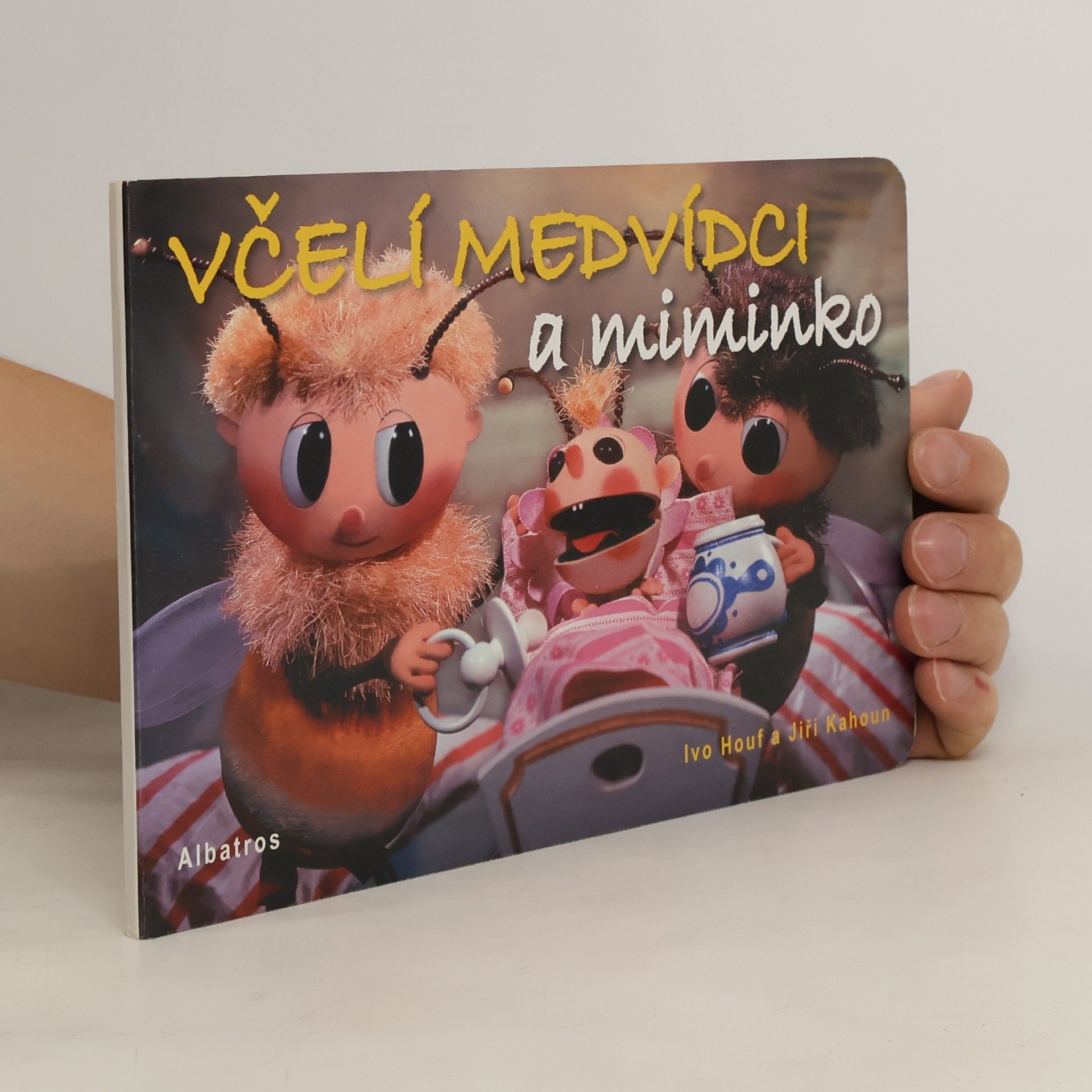Ivo Houf Včelí medvídci a miminko