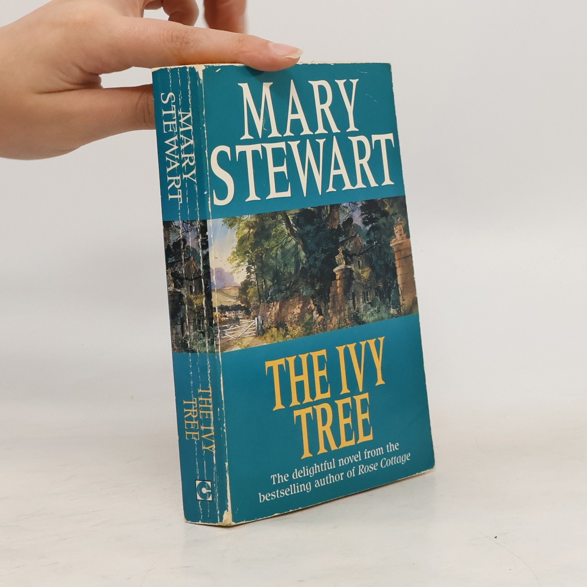 Mary Stewart The Ivy Tree