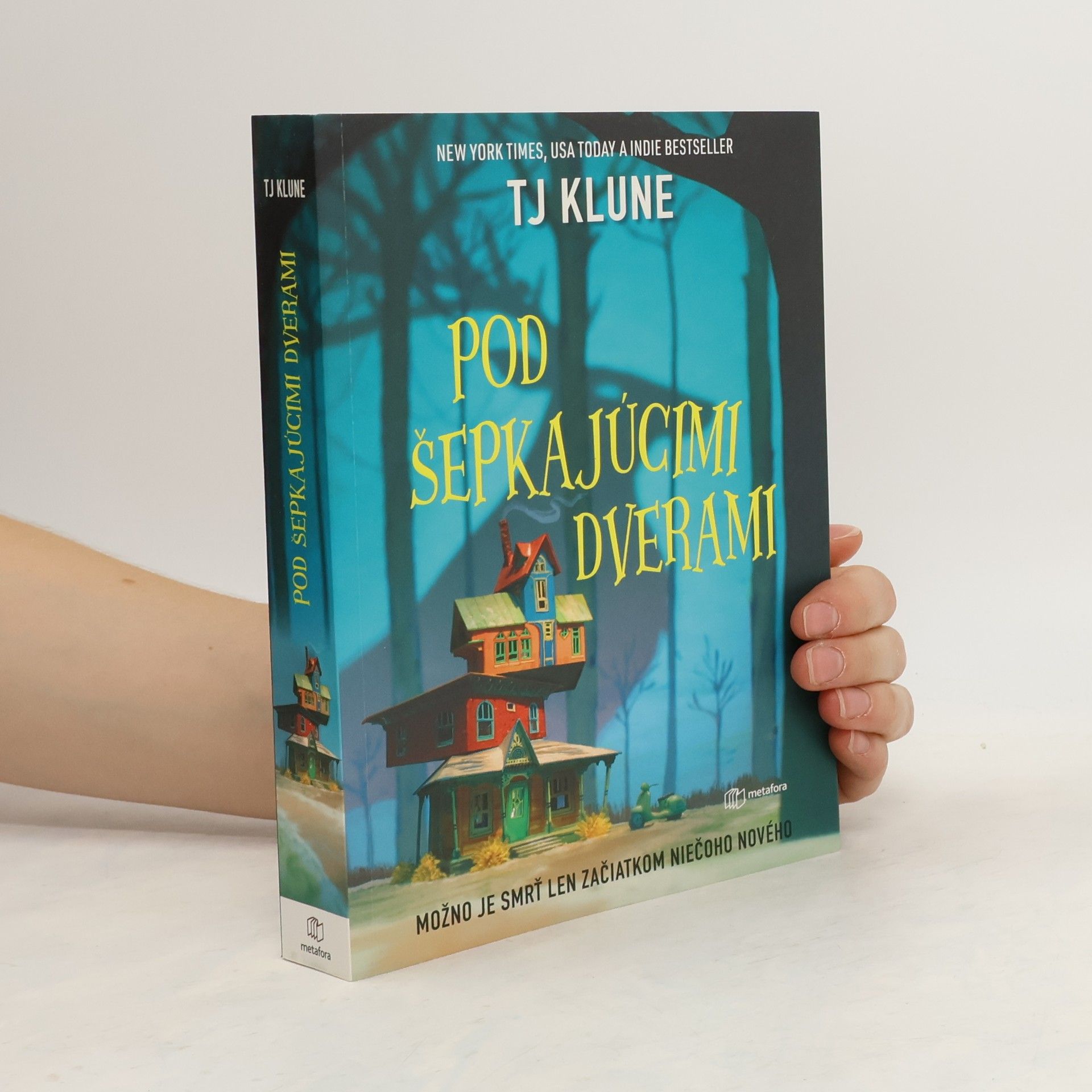 TJ Klune Pod šepkajúcimi dverami