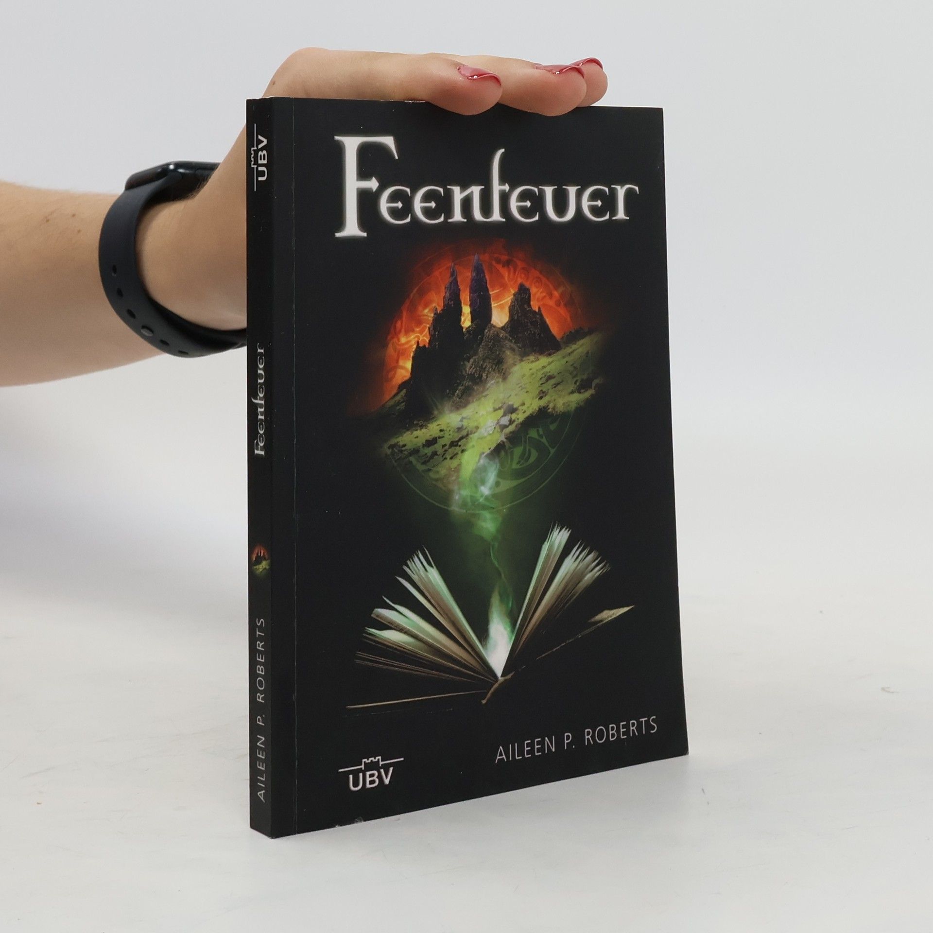 Aileen P. Roberts Feenfeuer