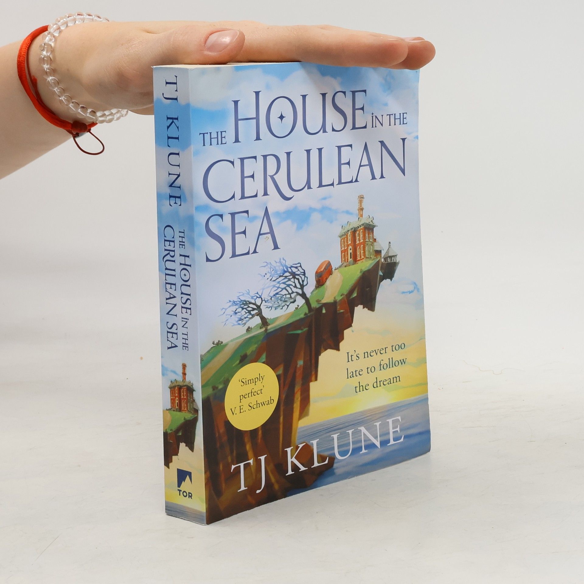 T. J. Klune The house in the Cerulean Sea