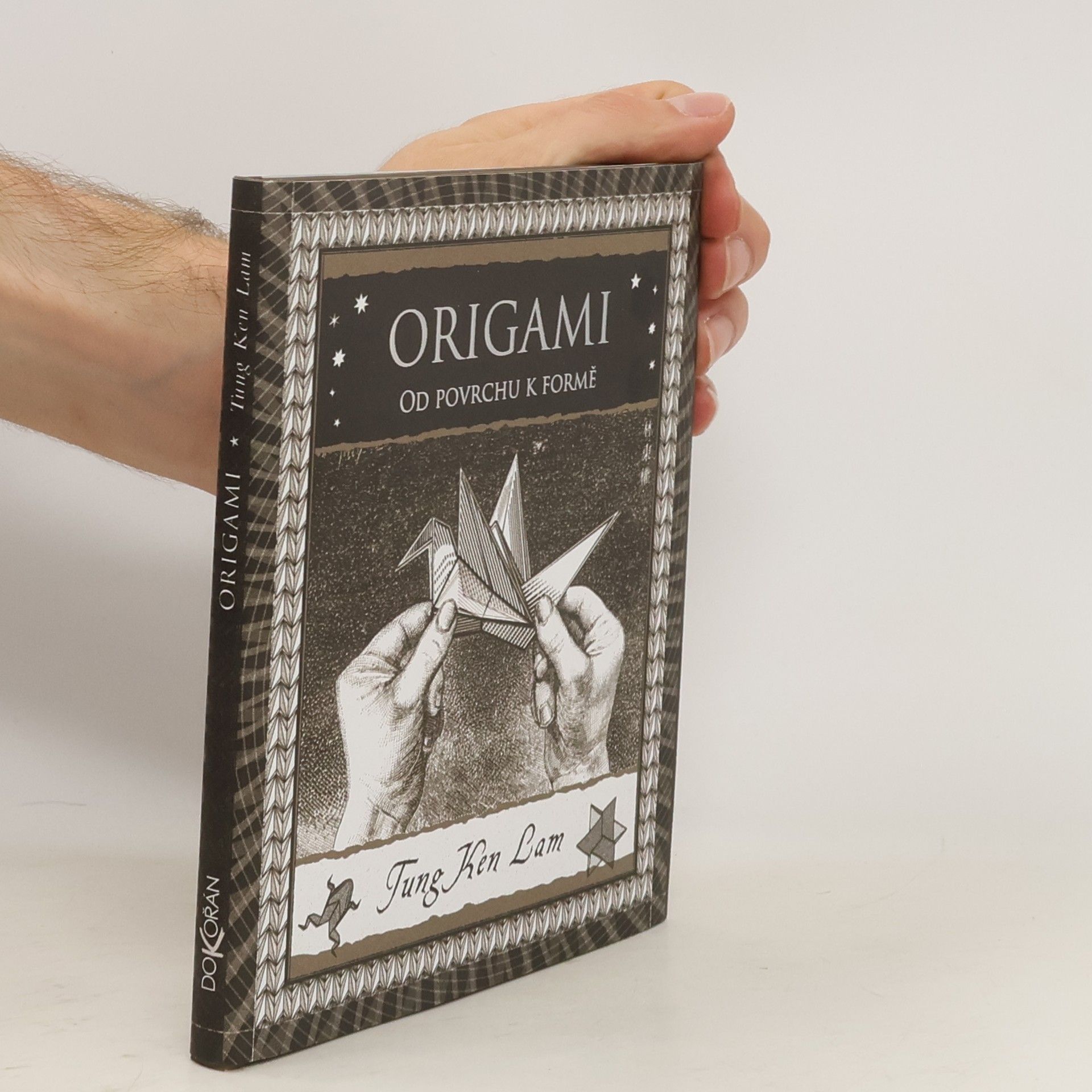 Tung Ken Lam Origami: Od povrchu k formě