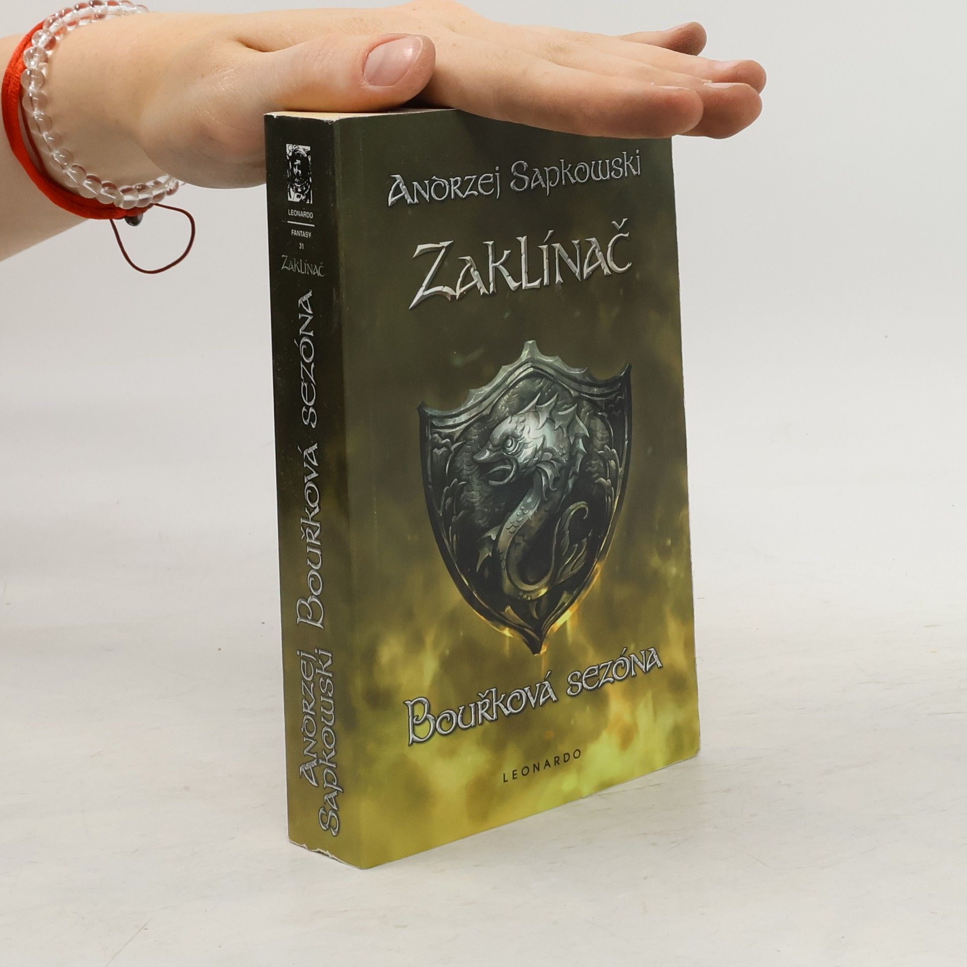 Andrzej Sapkowski Zaklínač. Bouřková sezóna