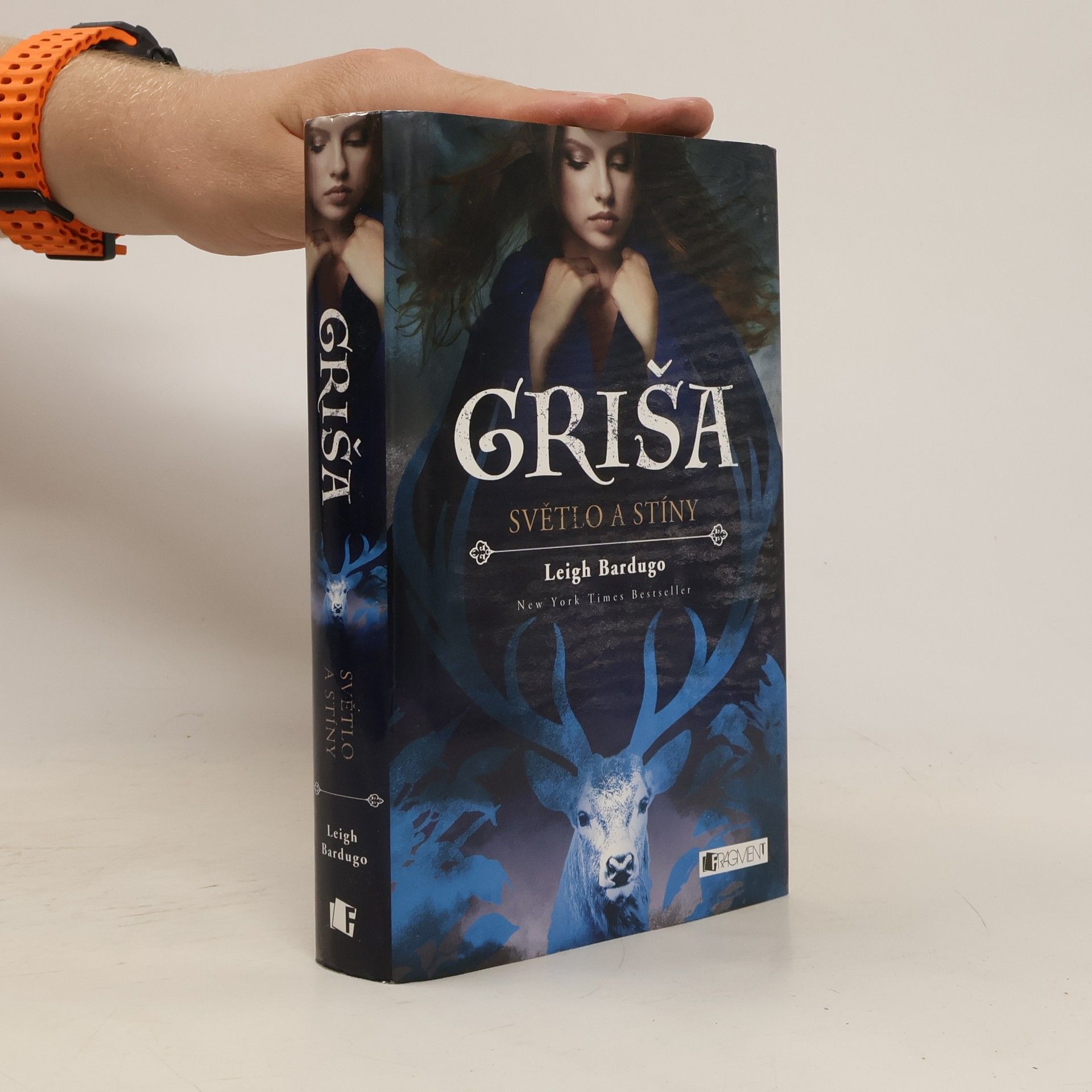 Leigh Bardugo Griša. Světlo a stíny