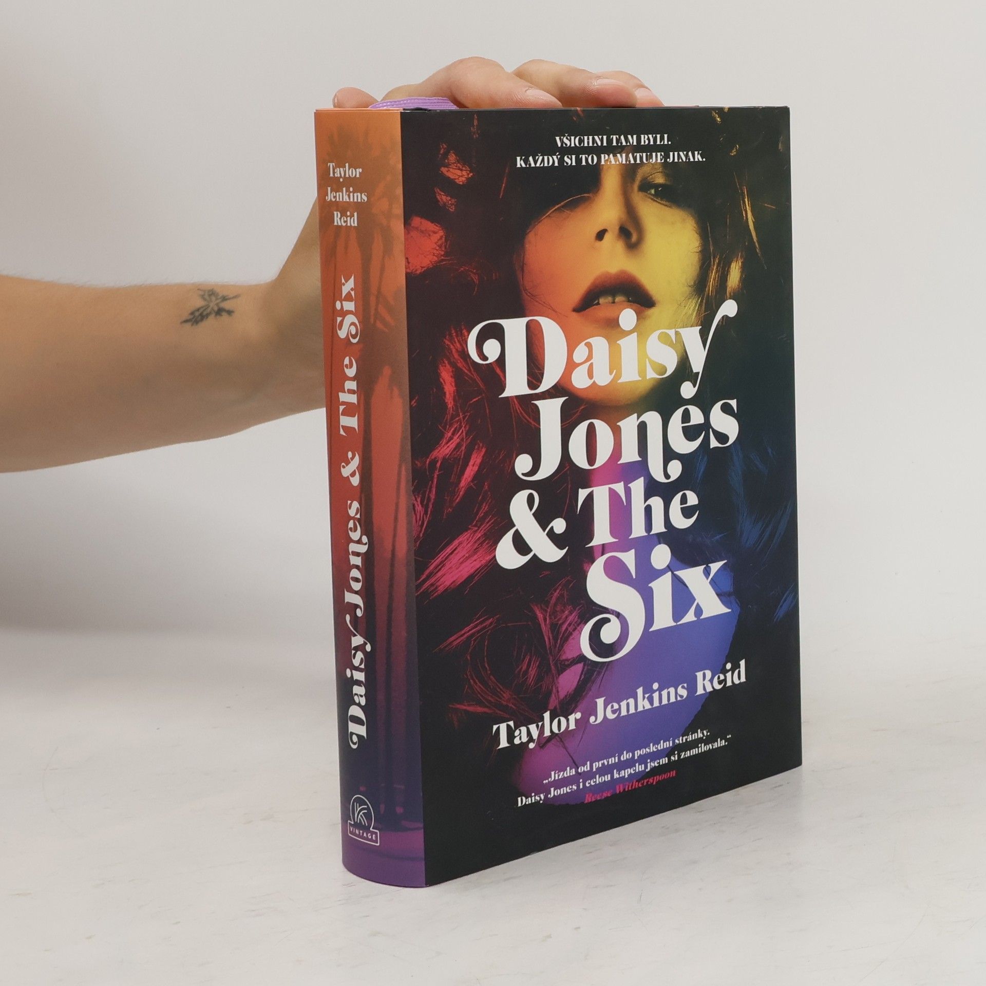 Taylor Jenkins Reid Daisy Jones & The Six