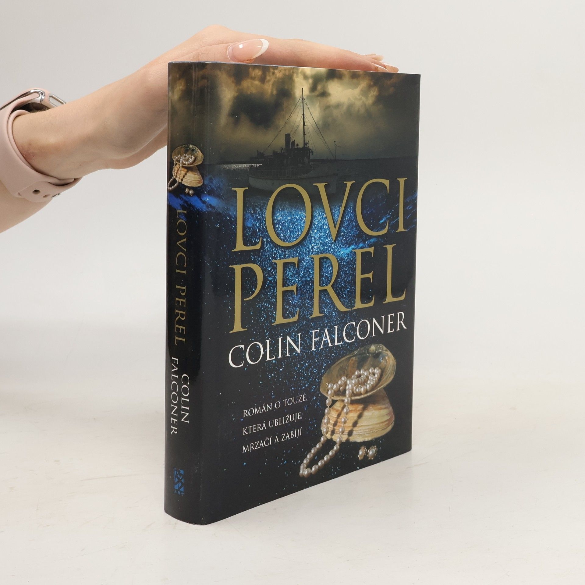 Colin Falconer Lovci perel