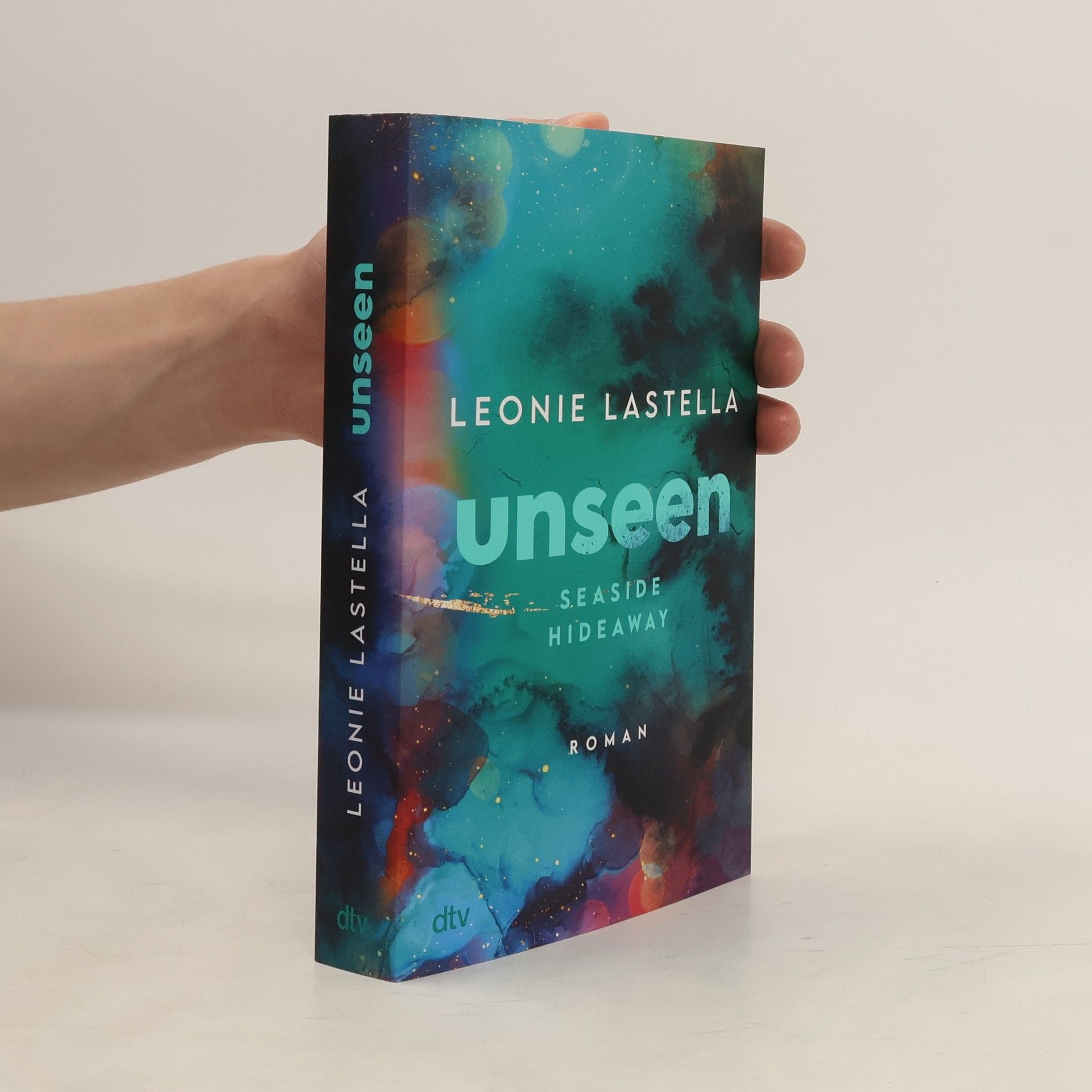 Leonie Lastella Seaside Hideaway – Unseen